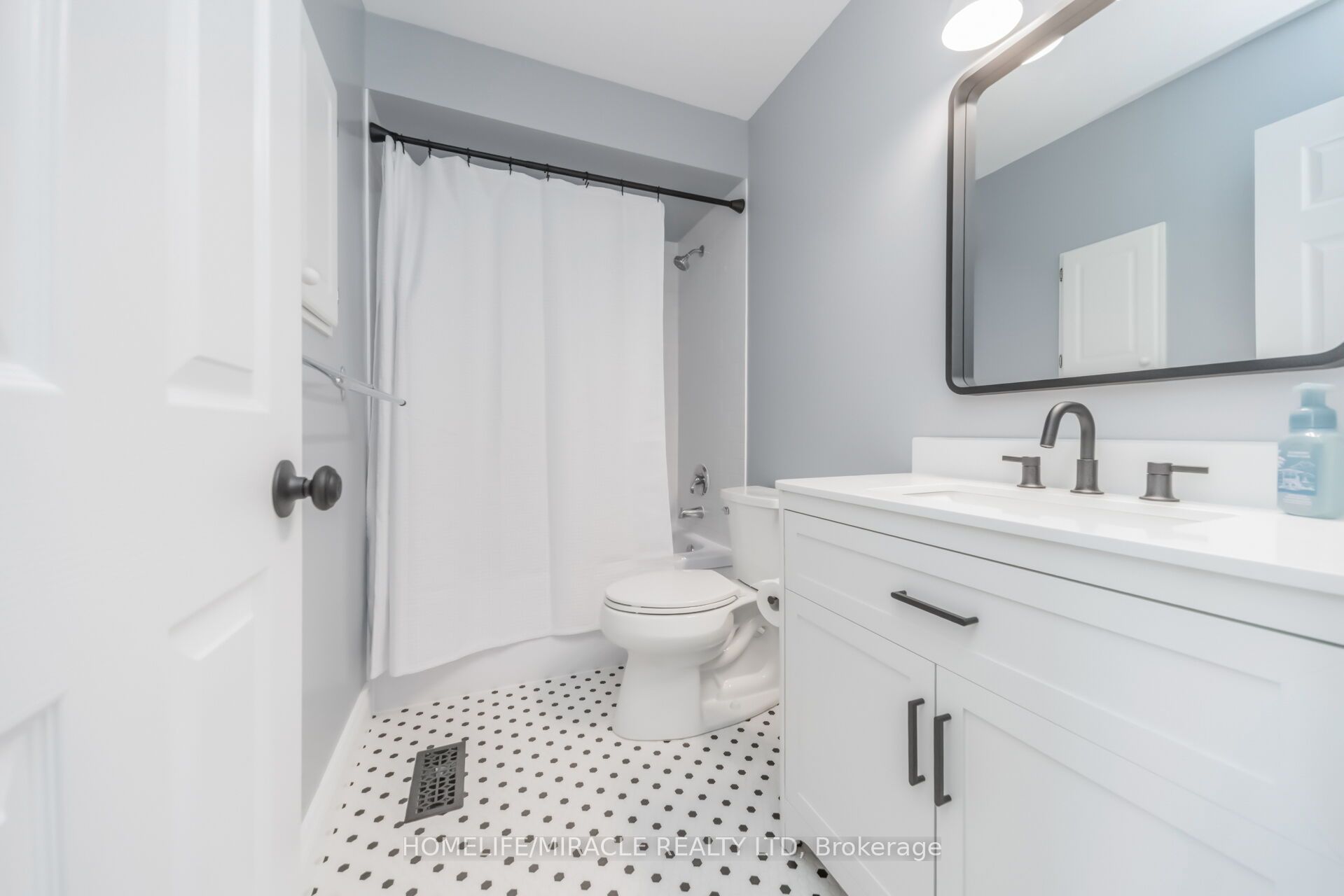 257 Gatwick Drive Property Photo 27