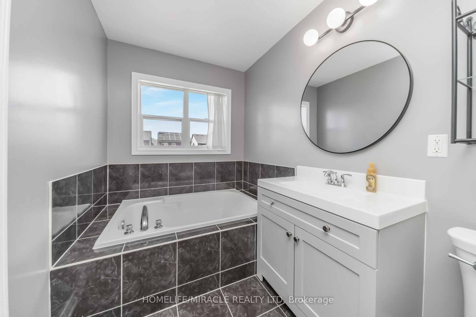 257 Gatwick Drive Property Photo 33