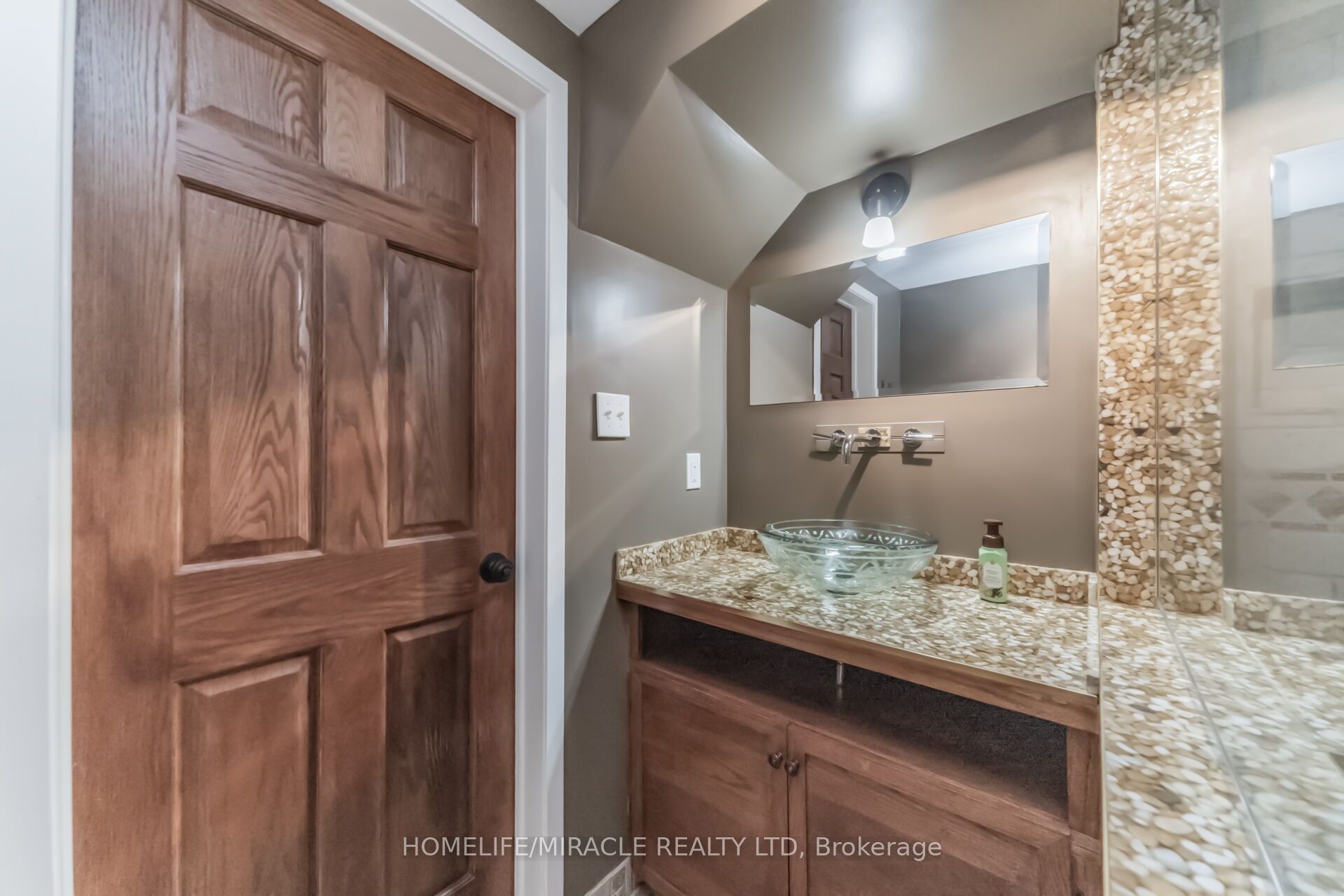 257 Gatwick Drive Property Photo 44