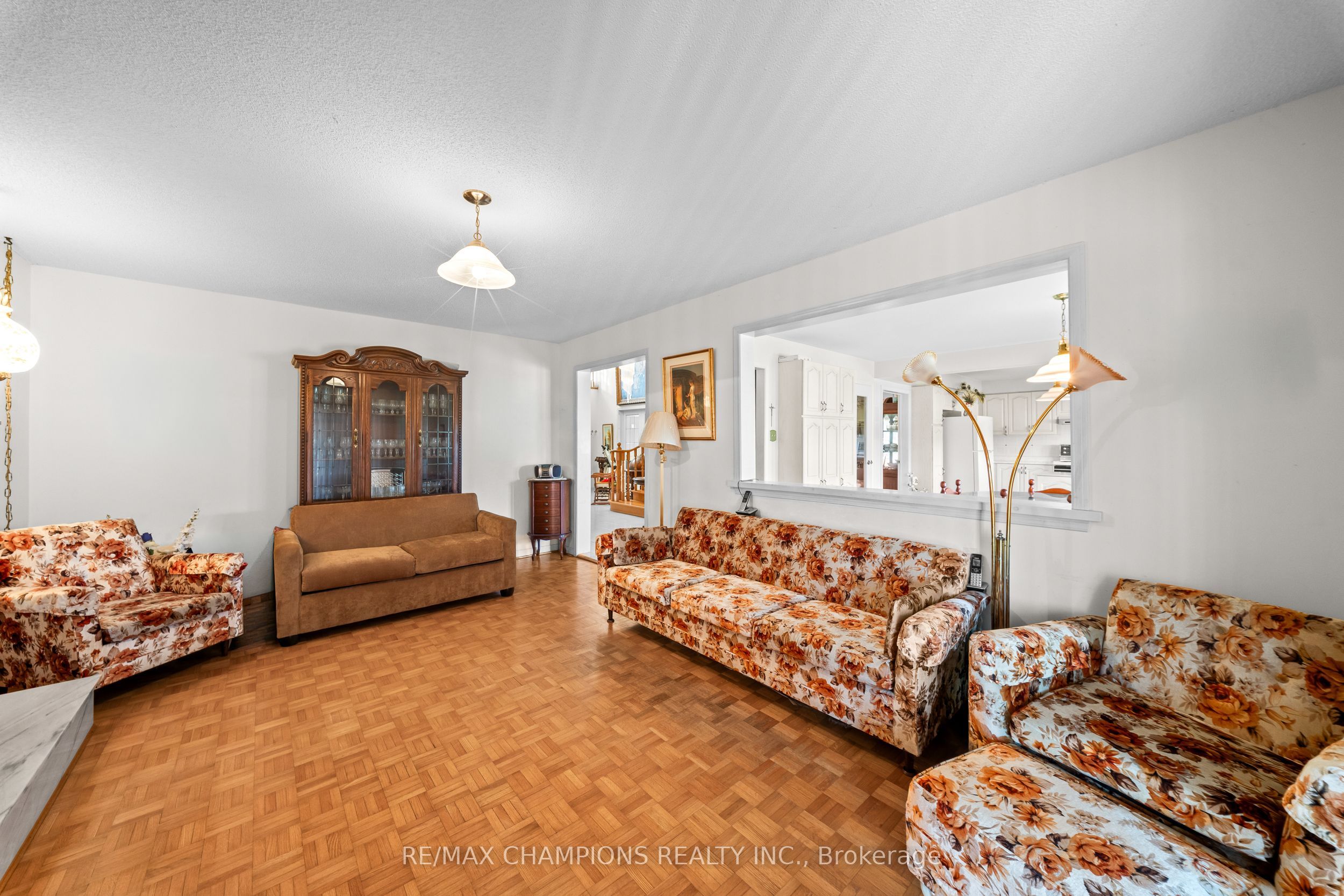 4047 Countryside Drive E Property Photo 21