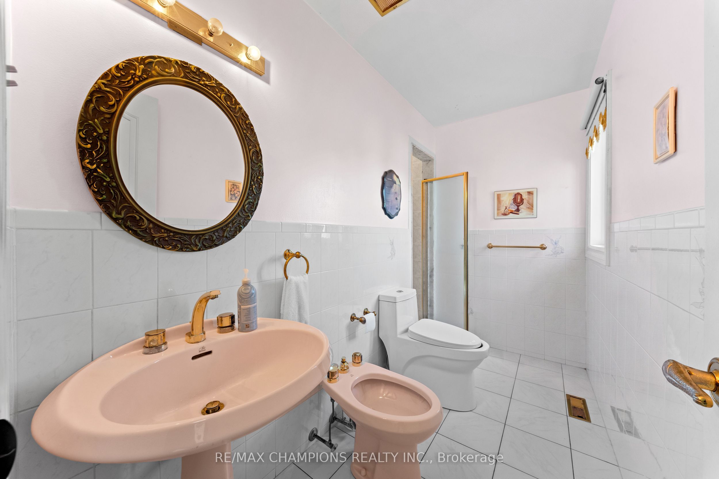 4047 Countryside Drive E Property Photo 22