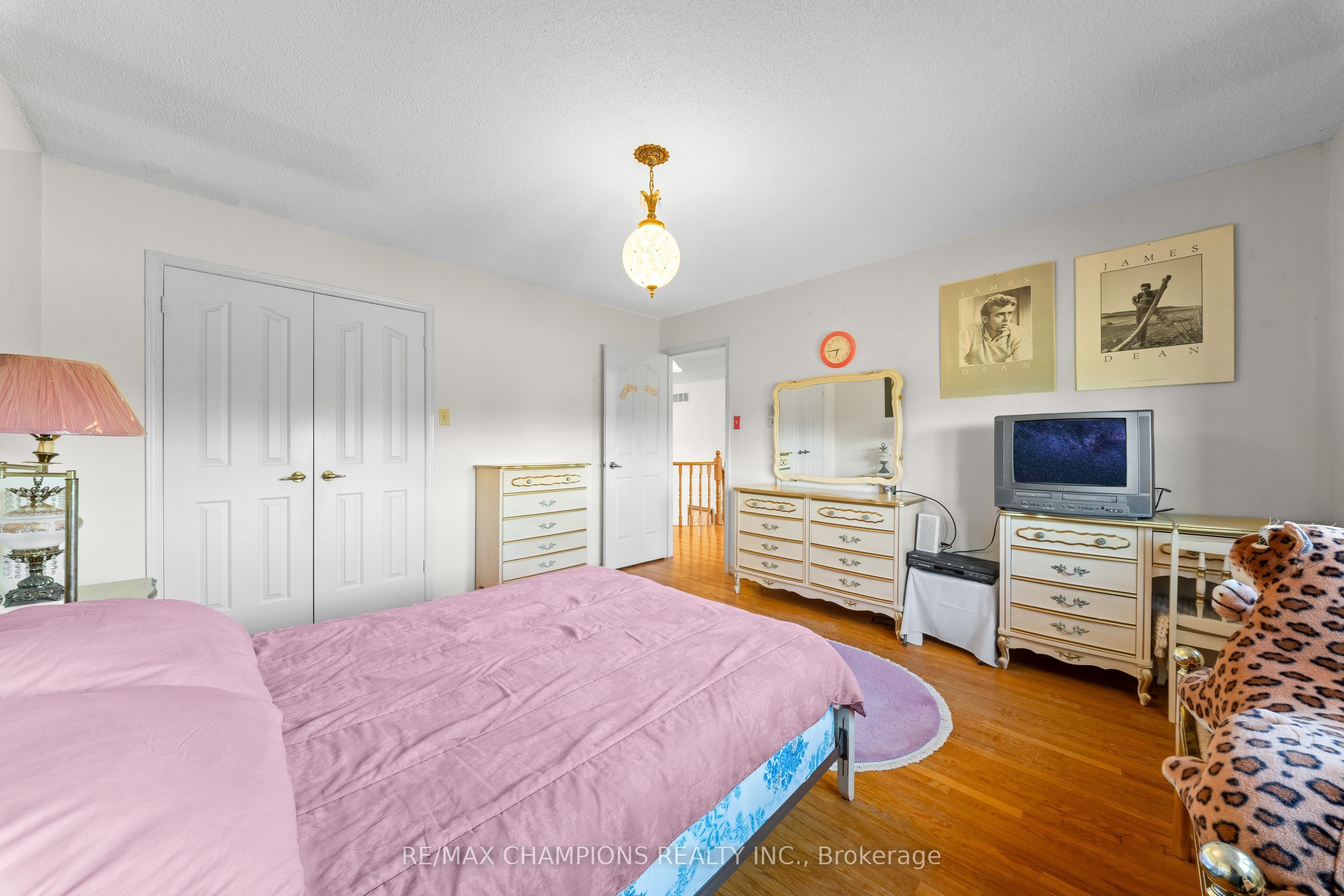 4047 Countryside Drive E Property Photo 35
