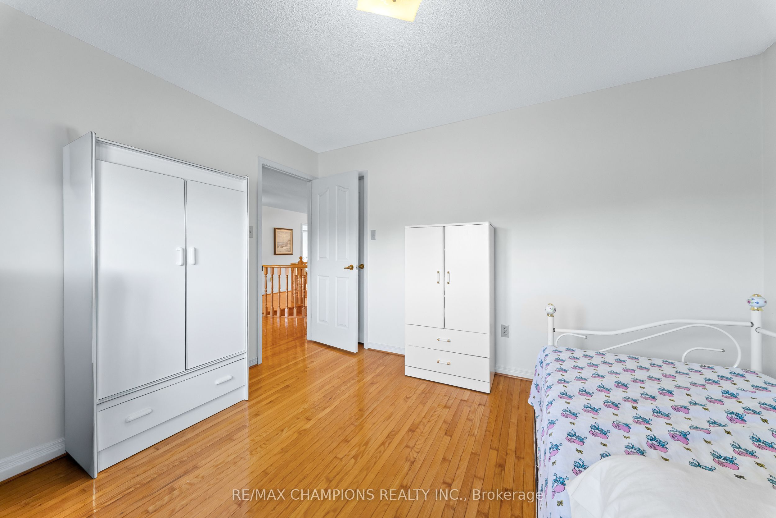 4047 Countryside Drive E Property Photo 38