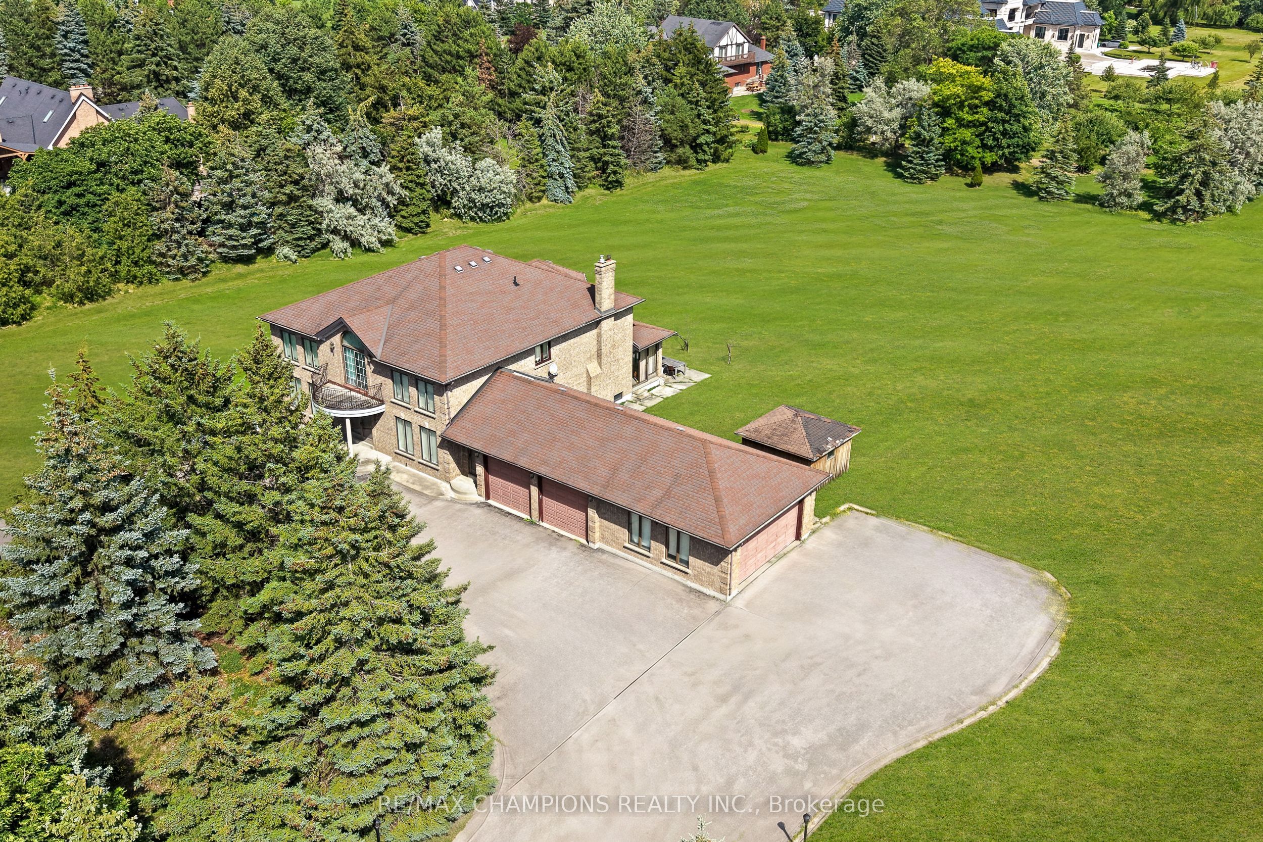 4047 Countryside Drive E Property Photo 41