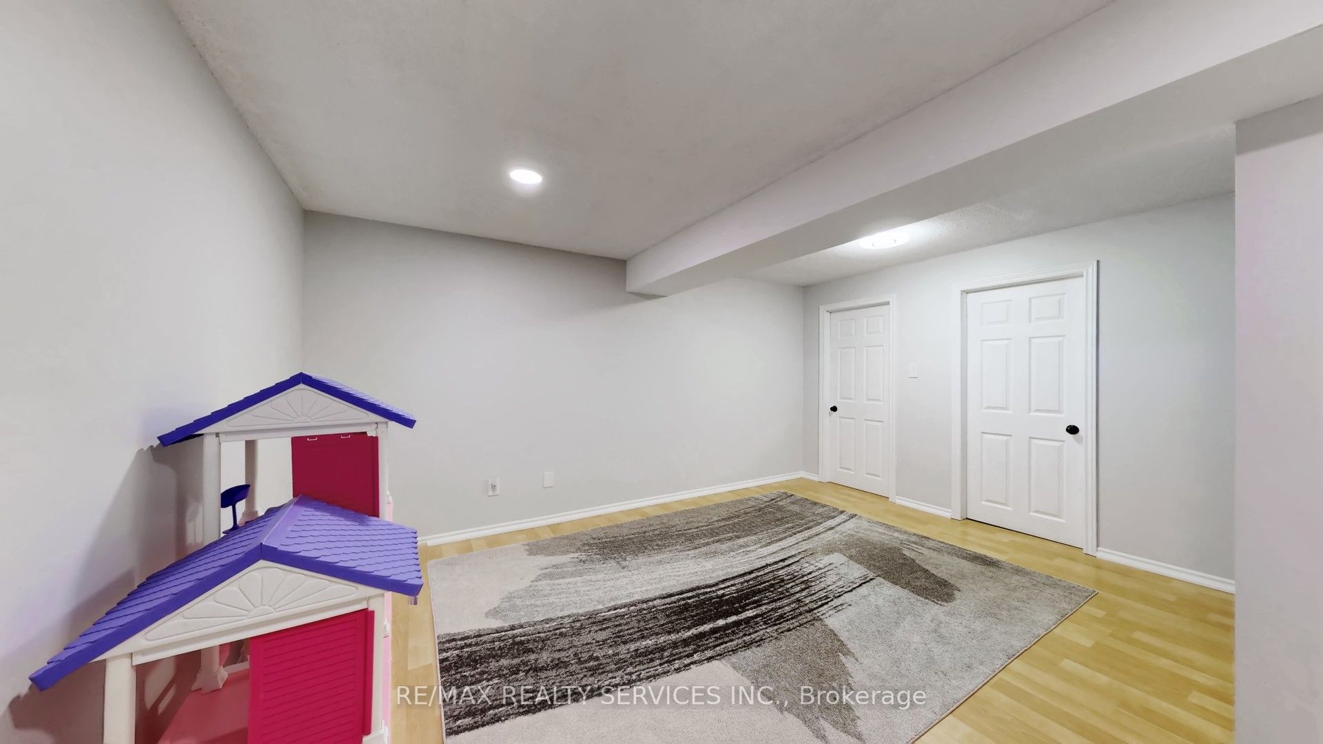 37 Abbey Road Property Photo 35