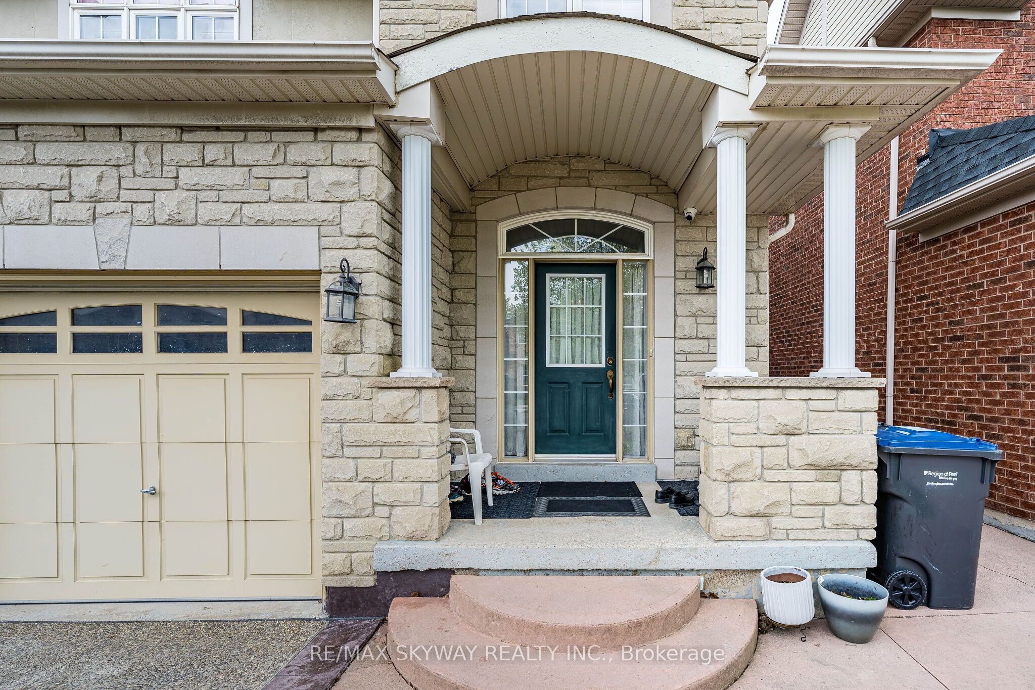 18 Long Meadow Road Property Photo 4
