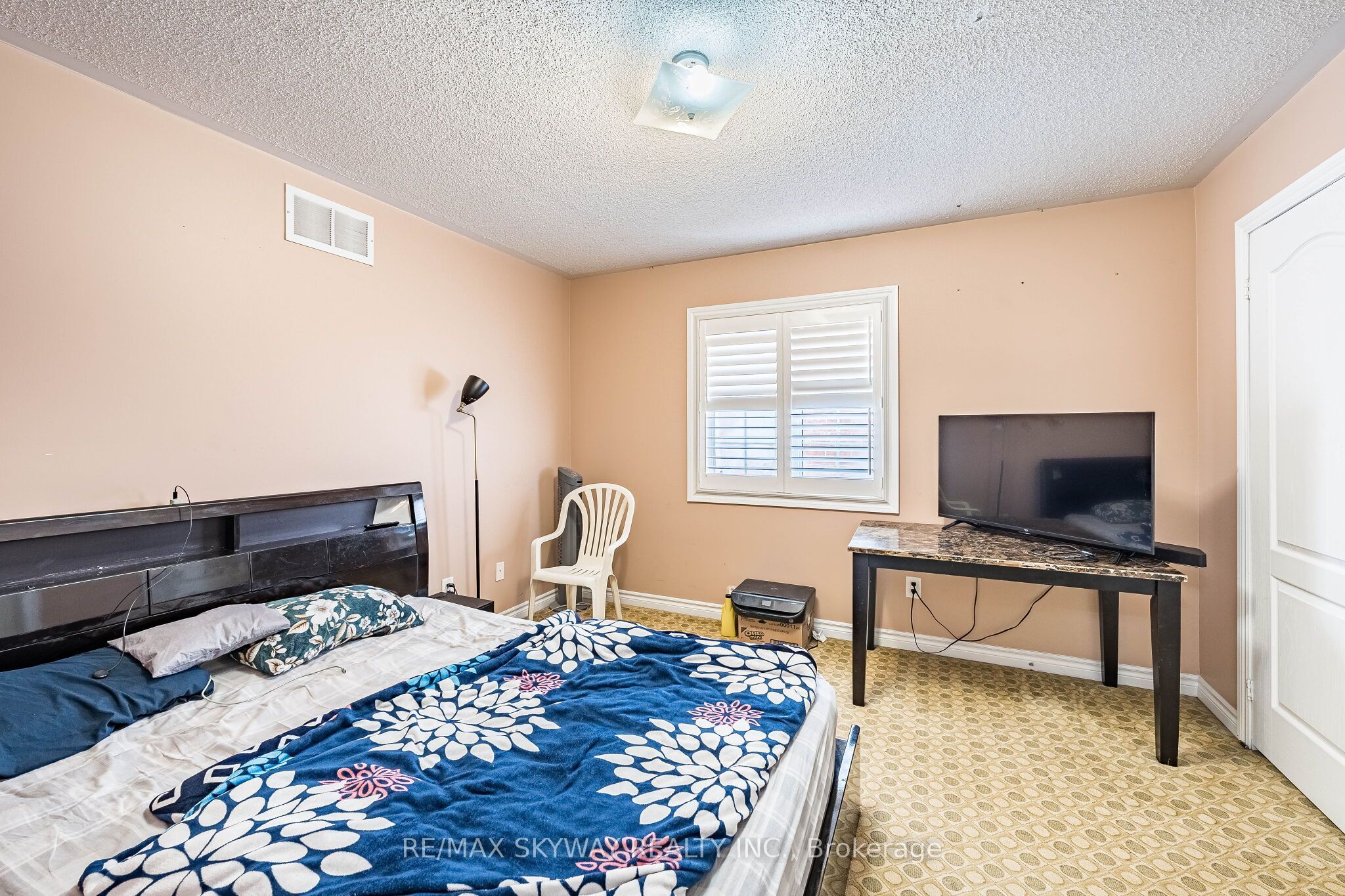 18 Long Meadow Road Property Photo 24