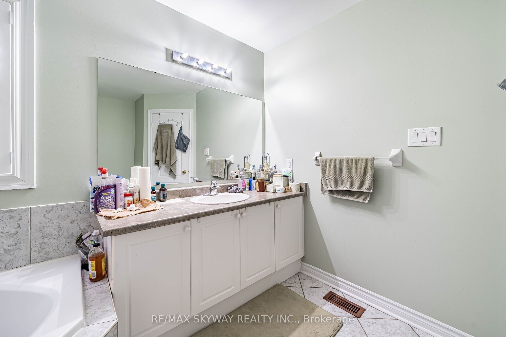 18 Long Meadow Road Property Photo 31