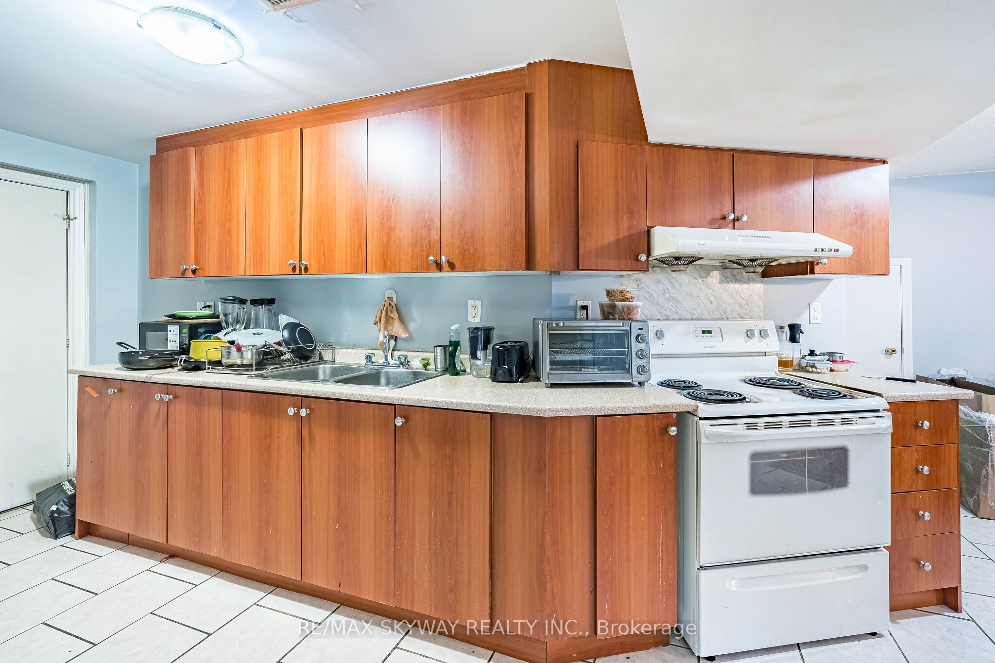 18 Long Meadow Road Property Photo 34