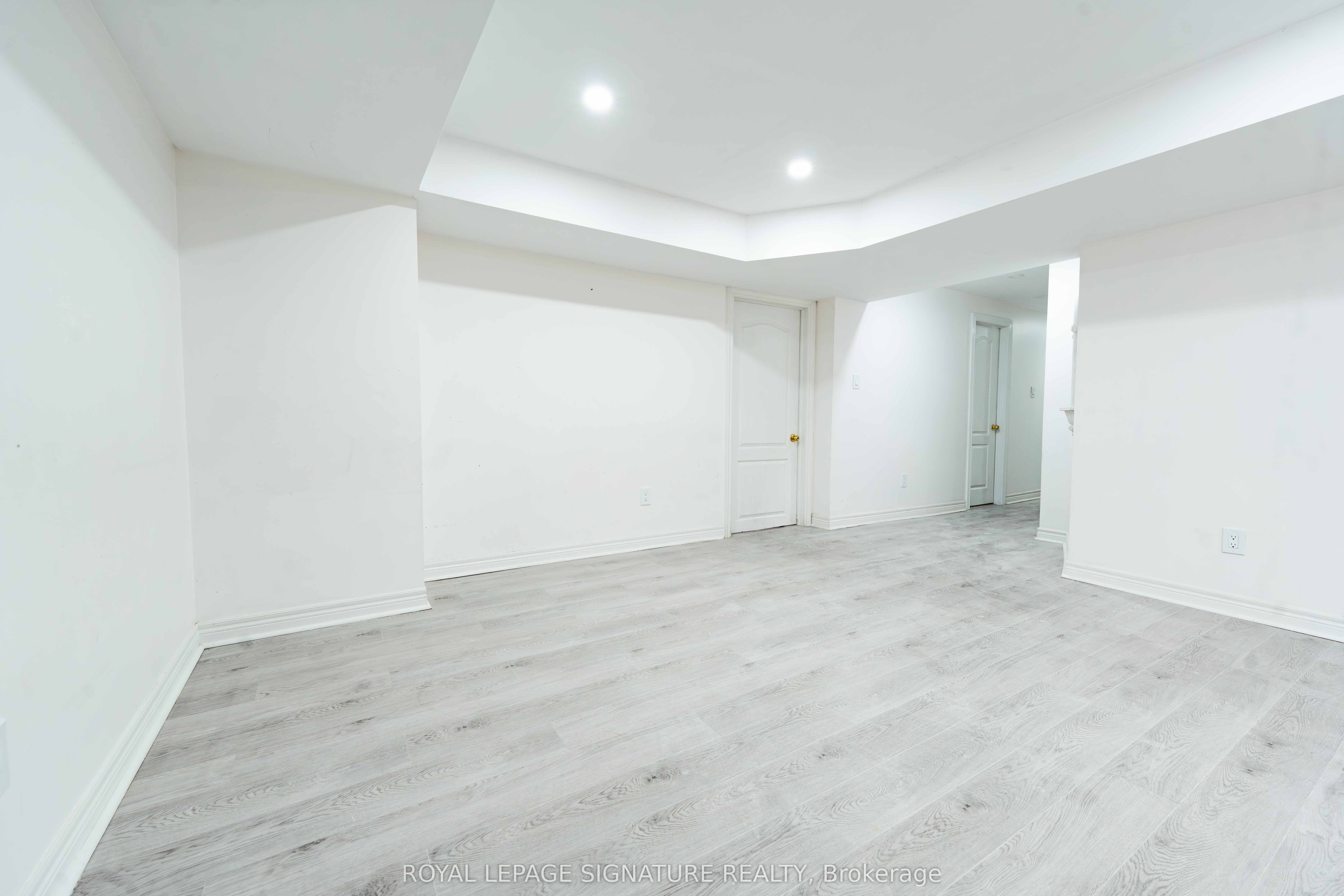 4742 Creditview Road Property Photo 8