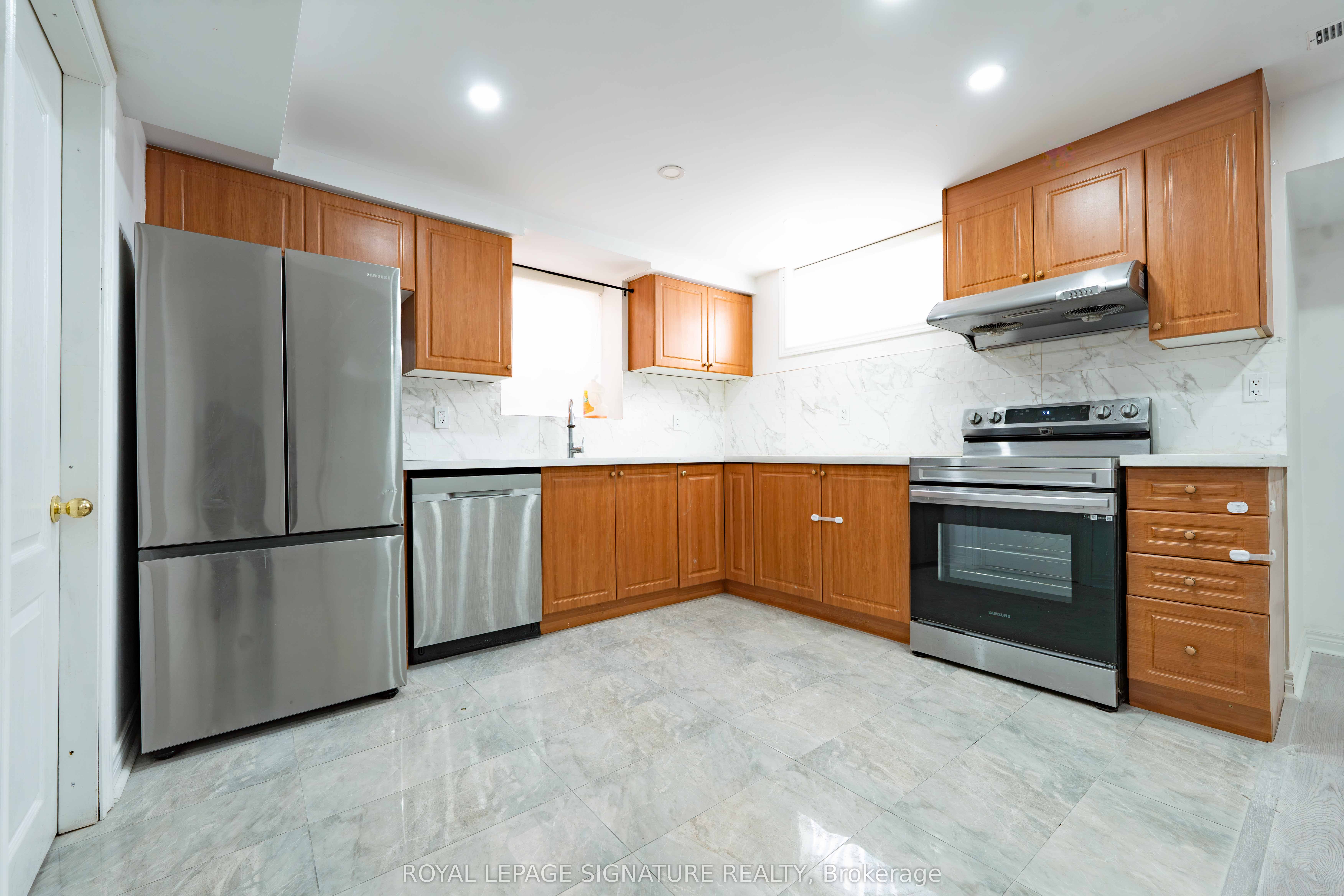 4742 Creditview Road Property Photo 10