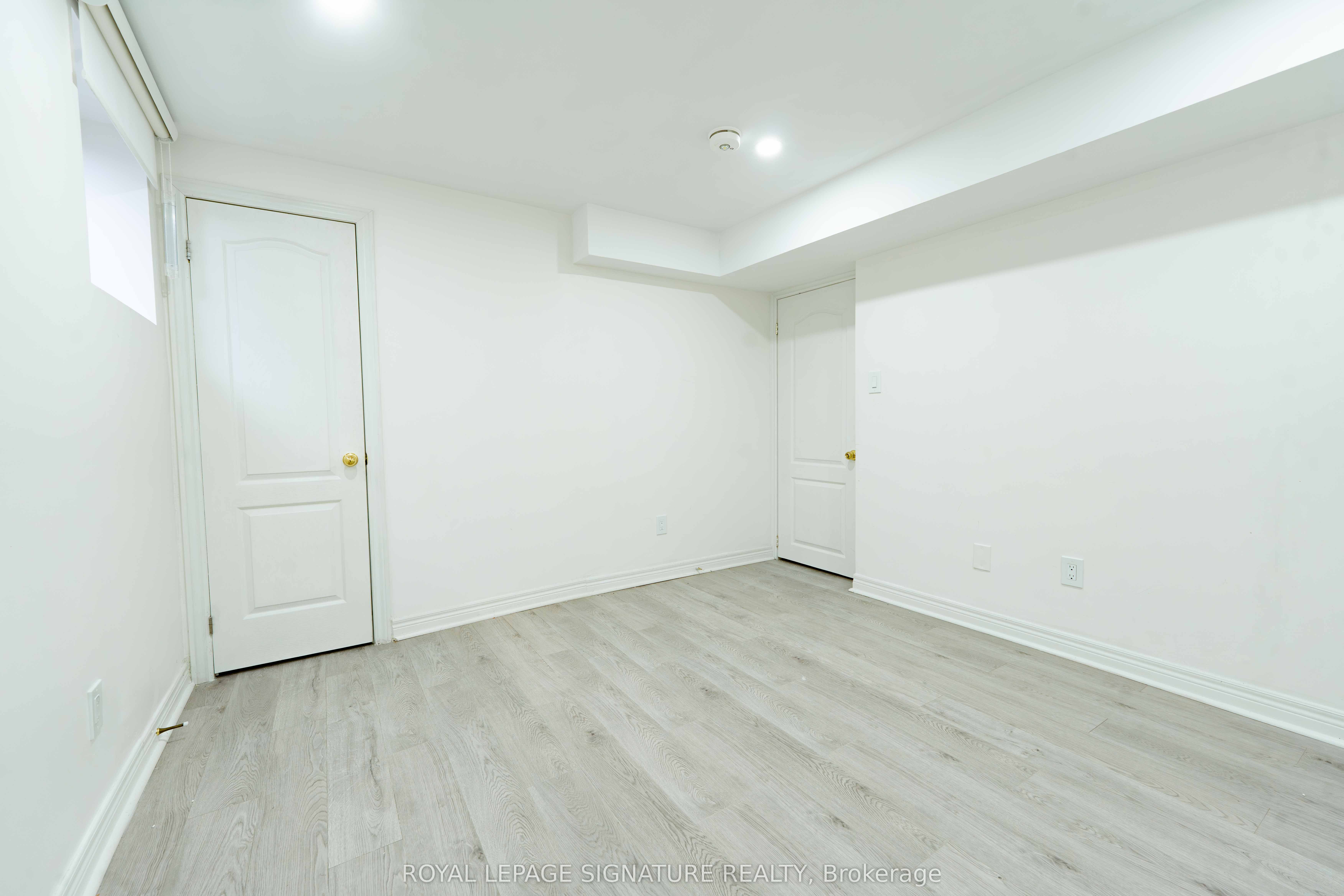 4742 Creditview Road Property Photo 17
