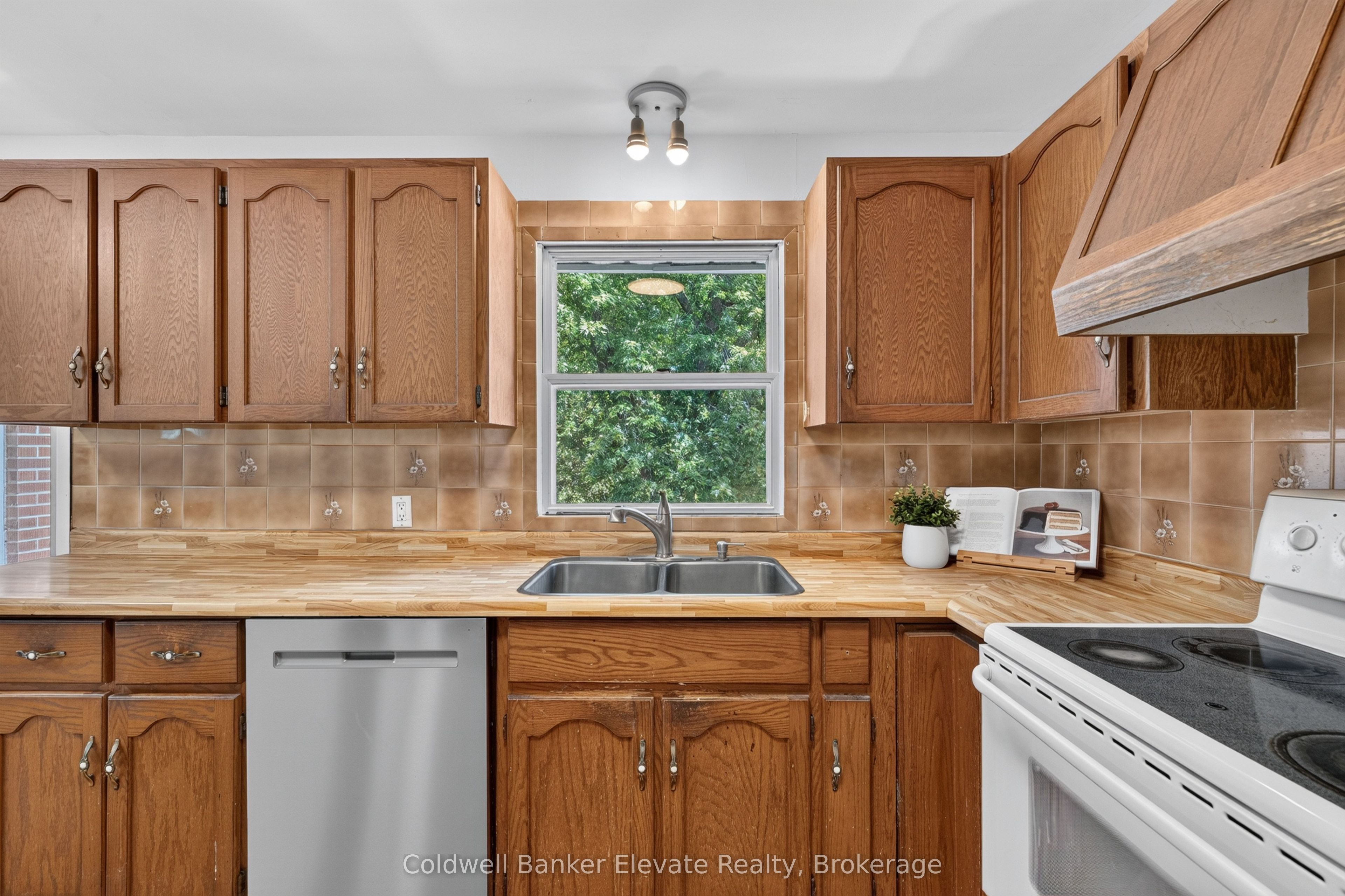 81 Tremaine Road Property Photo 14