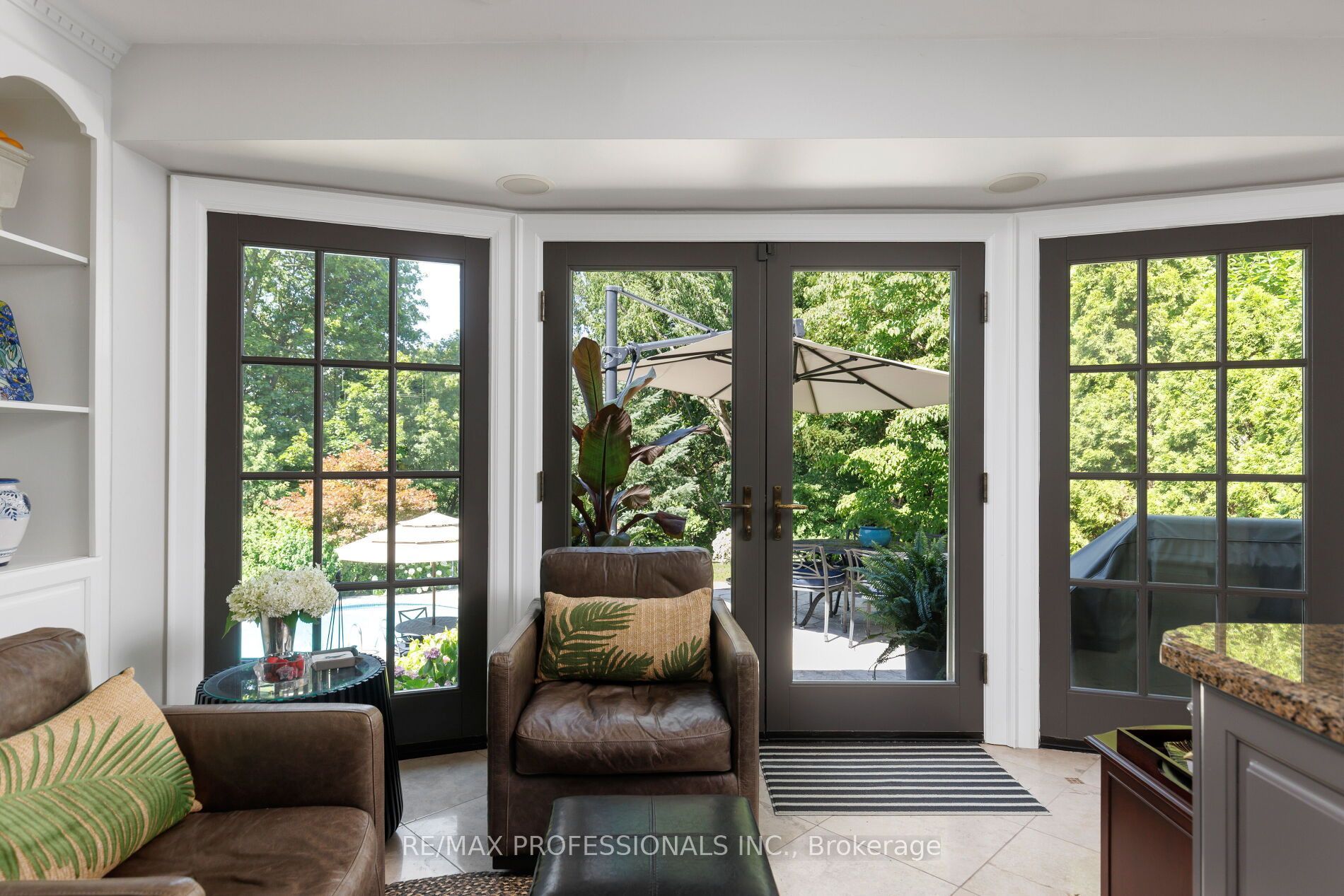 19 The Kingsway Property Photo 16