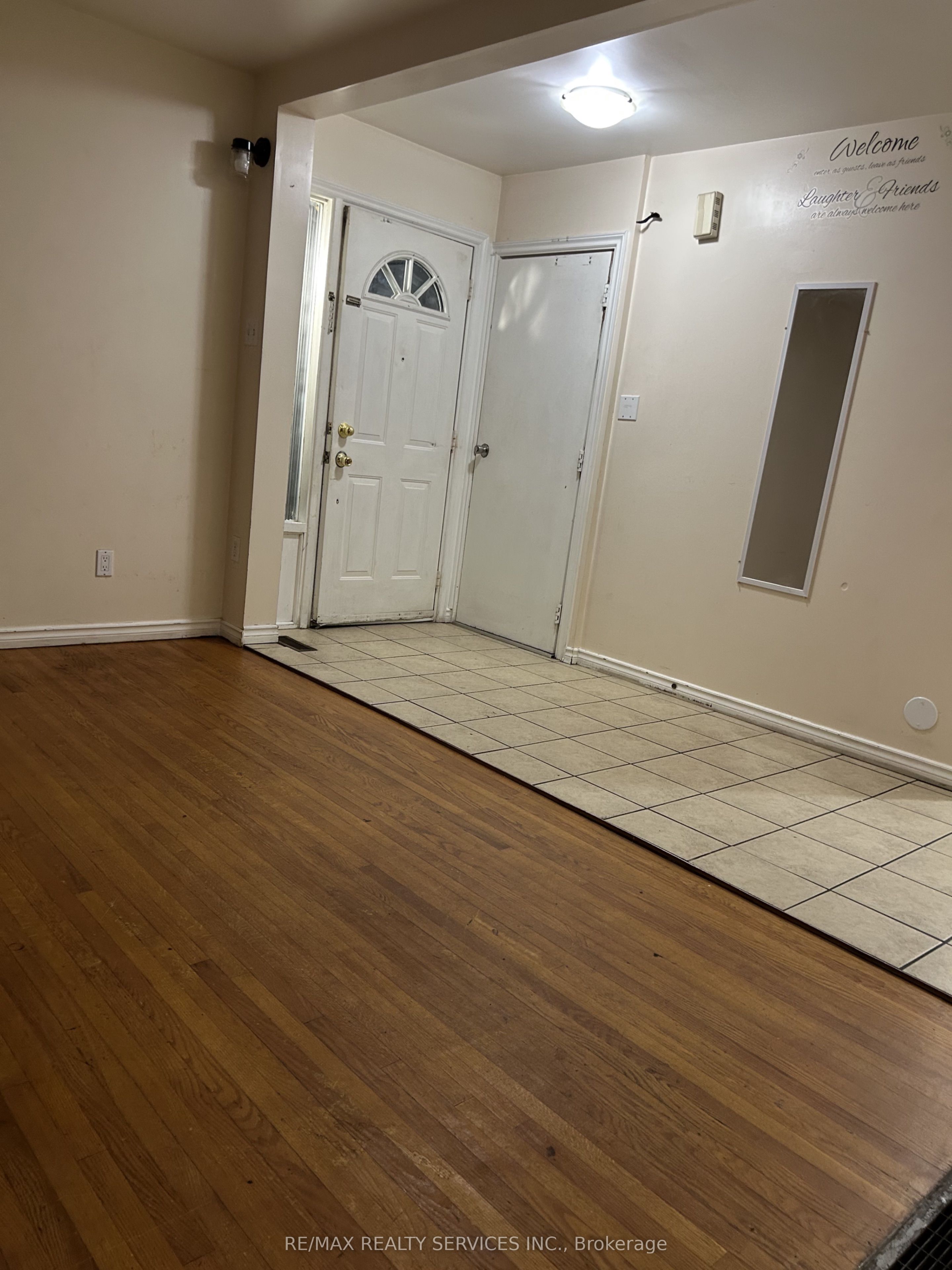 100 Sutherland Avenue Property Photo 2