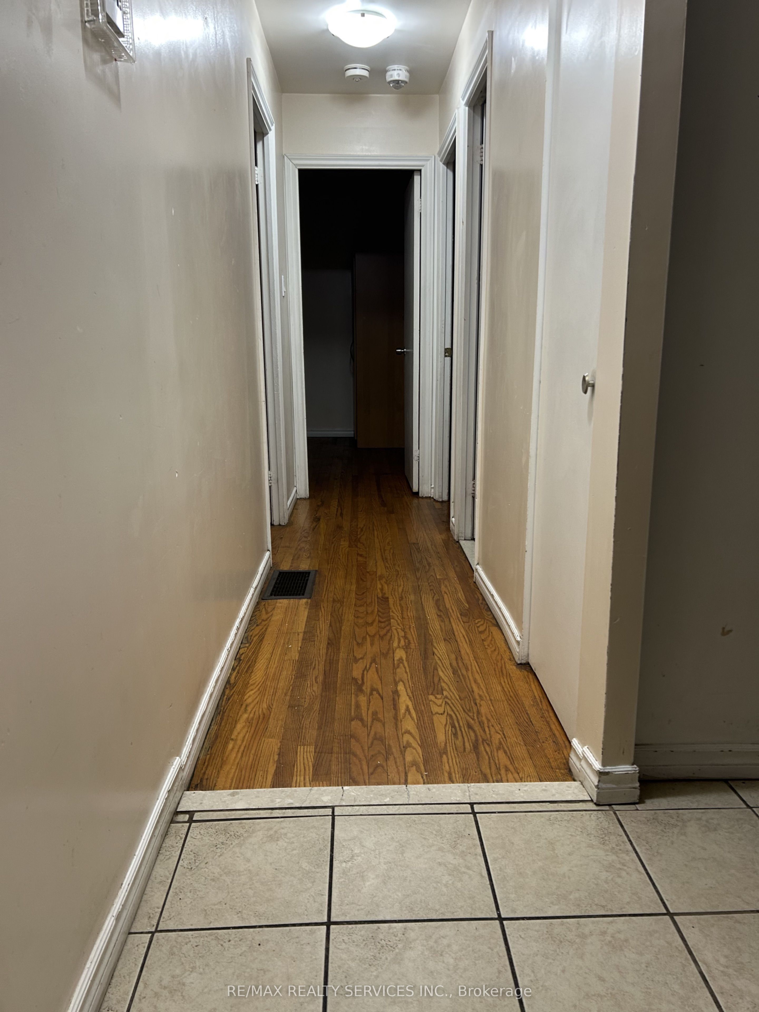 100 Sutherland Avenue Property Photo 9