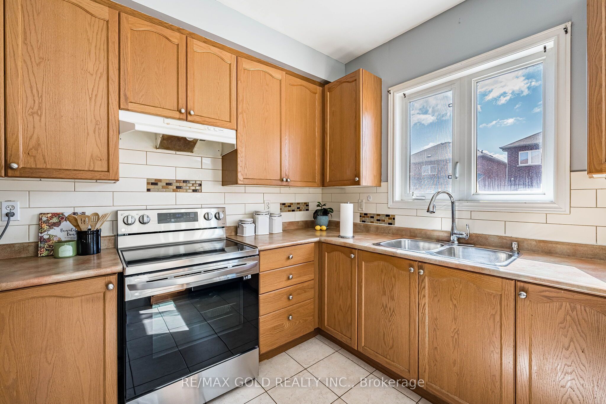 20 Amaranth Crescent Property Photo 10