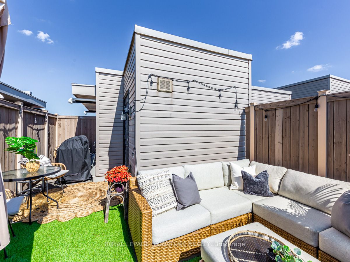 68 Winston Park Boulevard 60 Property Photo 18
