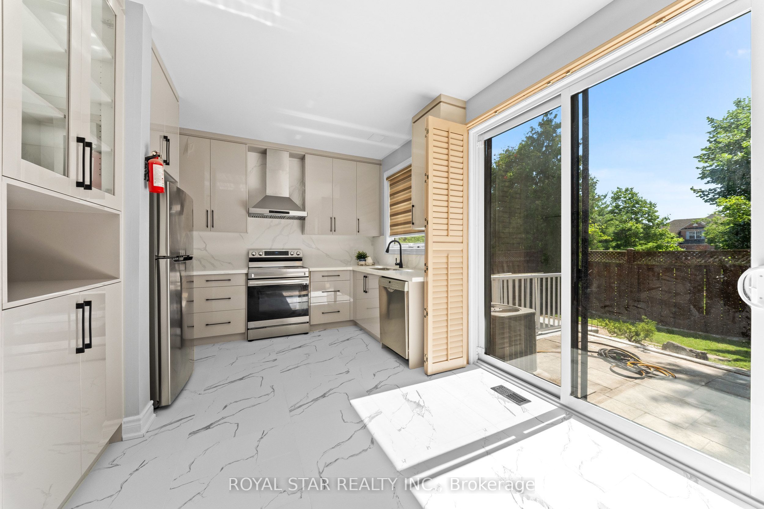 1522 Swann Crescent Property Photo 19
