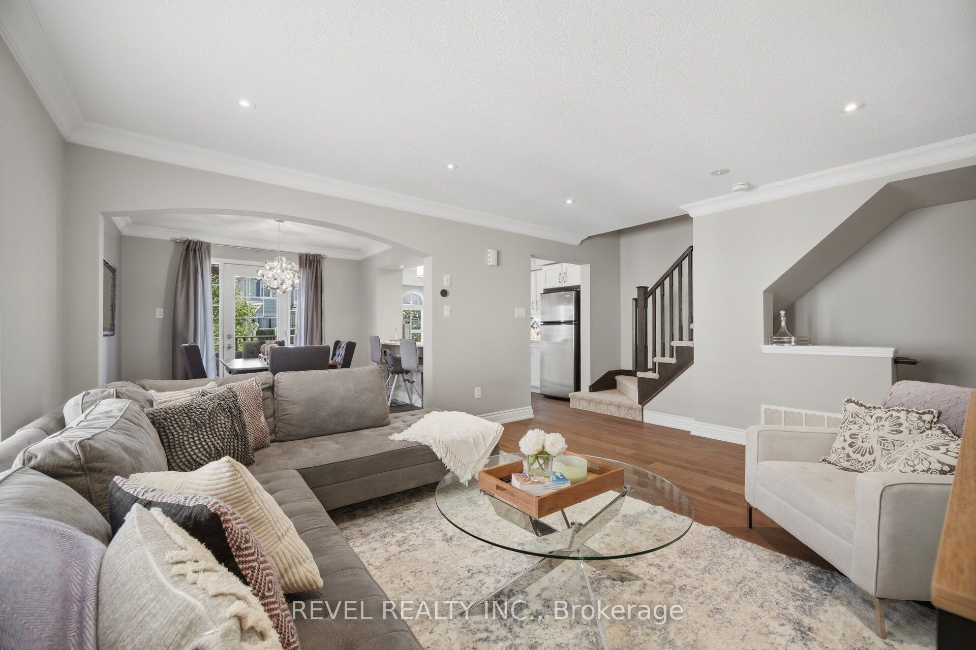 739 Challinor Terrace Property Photo 7