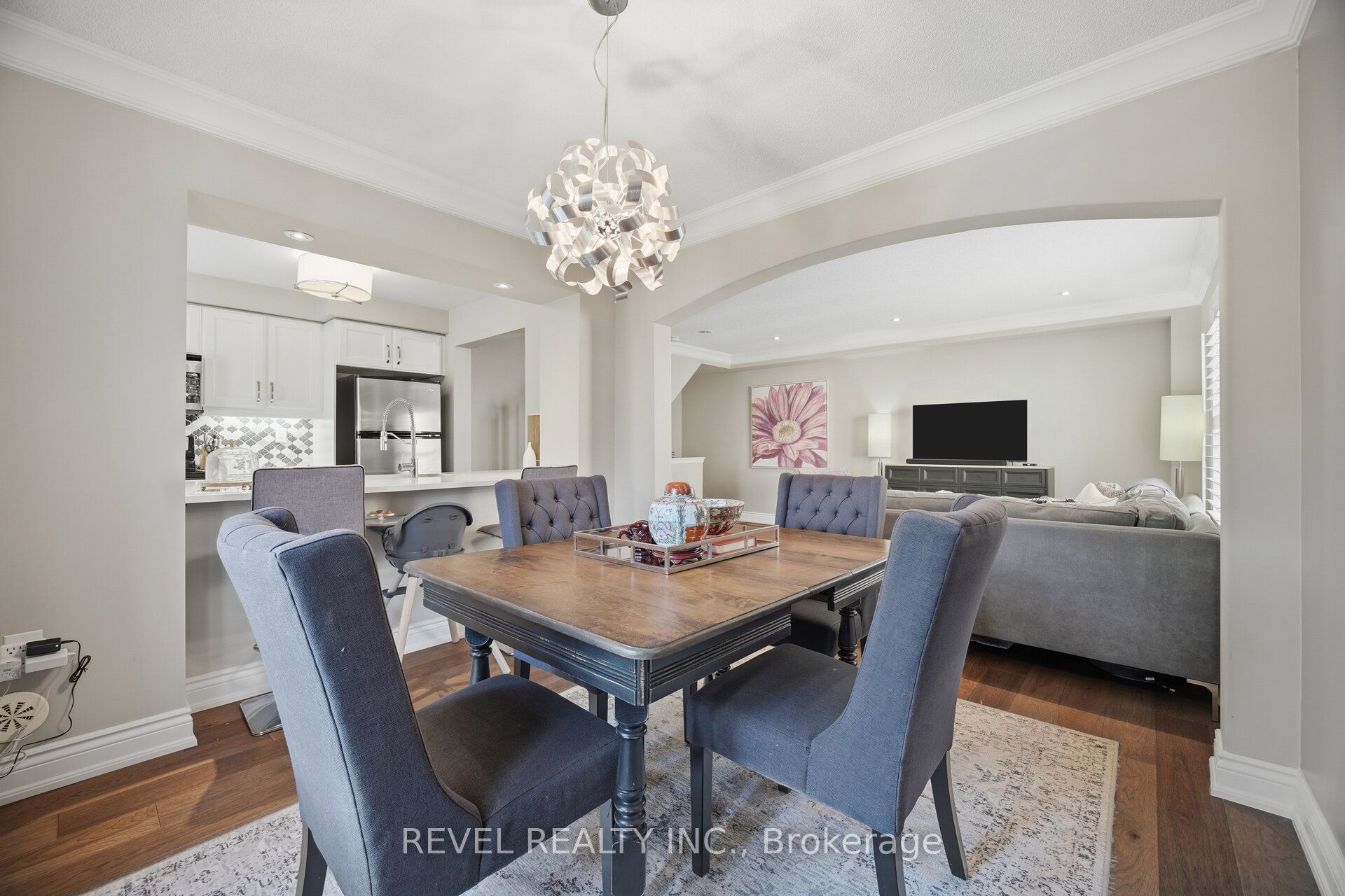 739 Challinor Terrace Property Photo 8