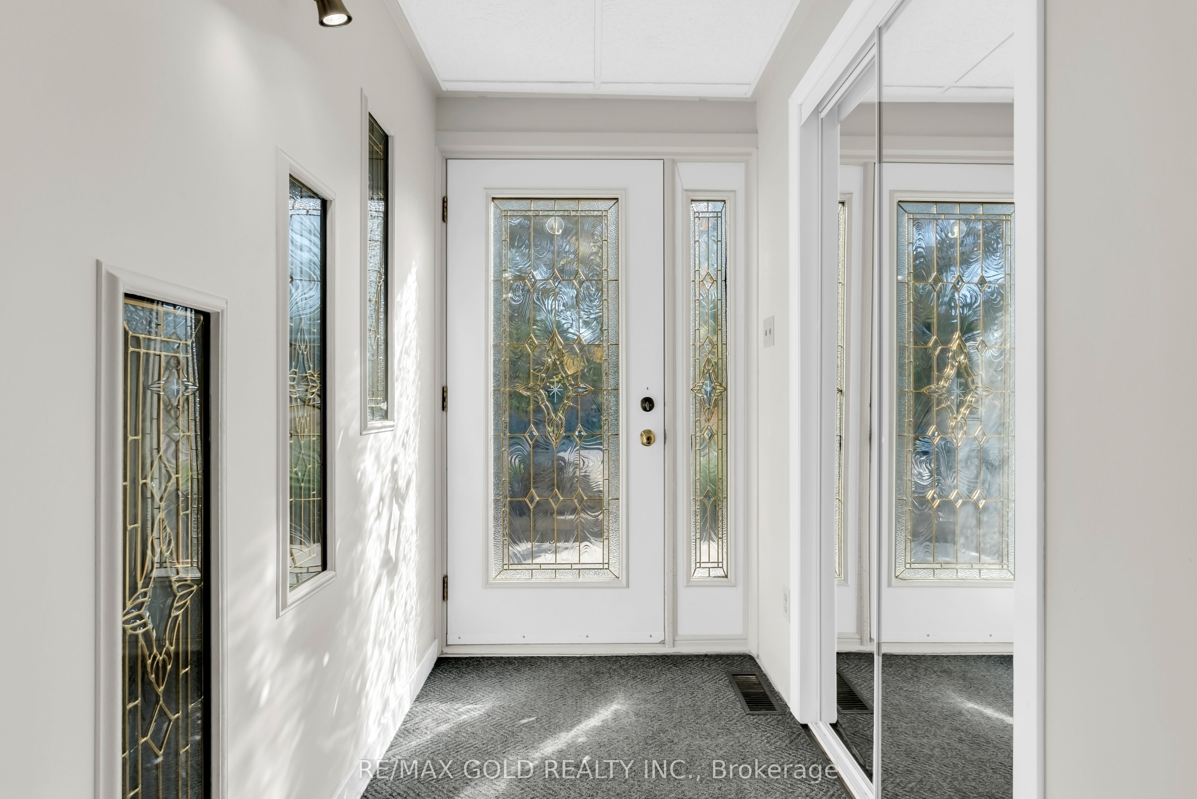 2520 Constable Road Property Photo 2
