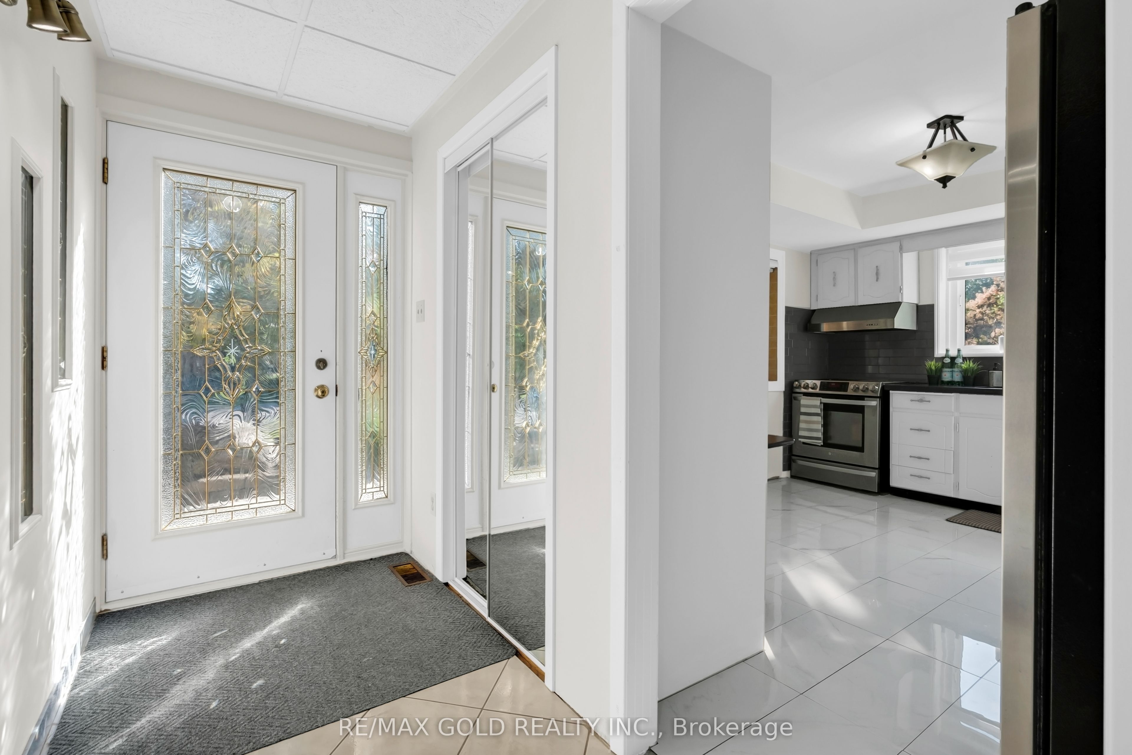 2520 Constable Road Property Photo 4