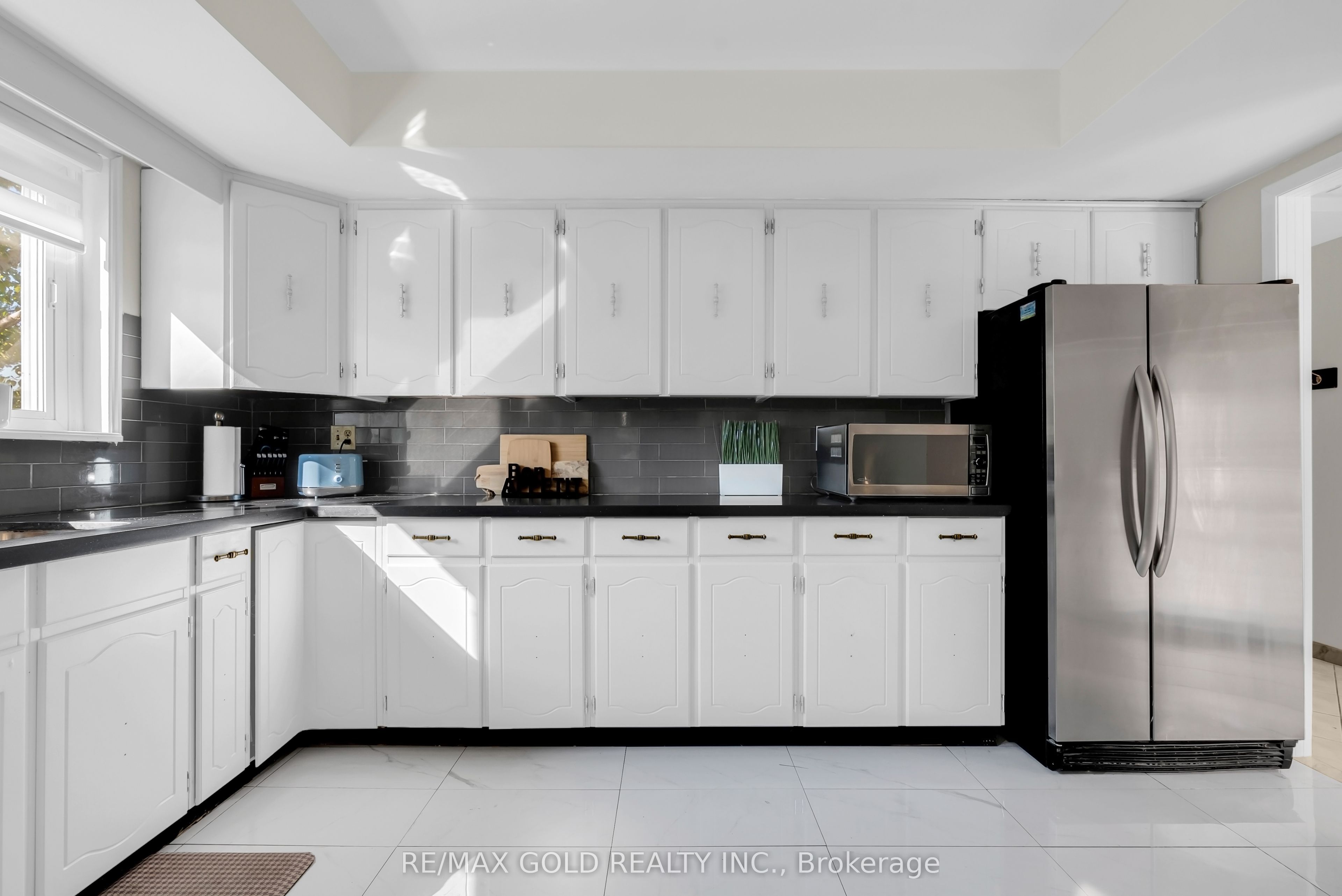2520 Constable Road Property Photo 8