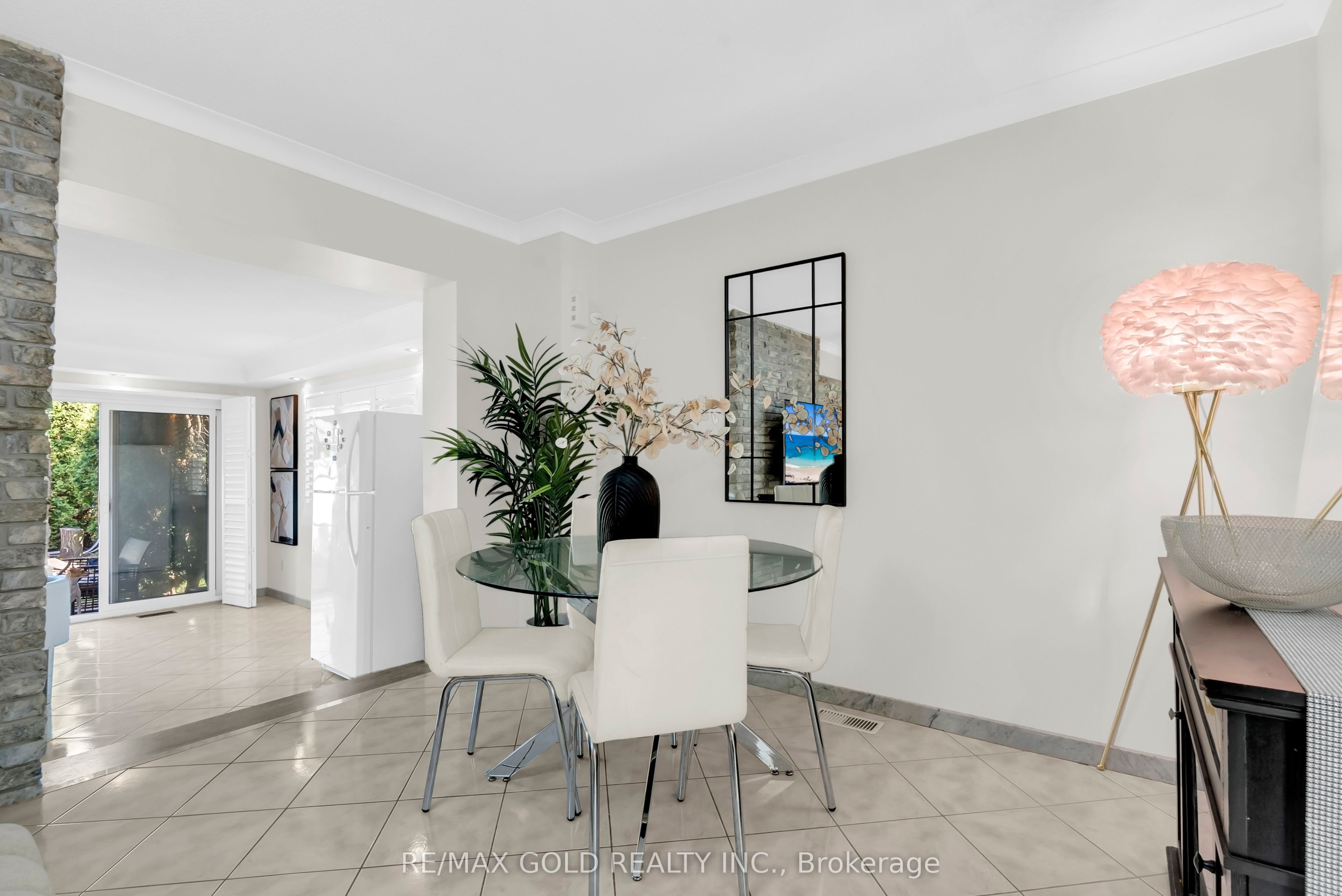 2520 Constable Road Property Photo 9