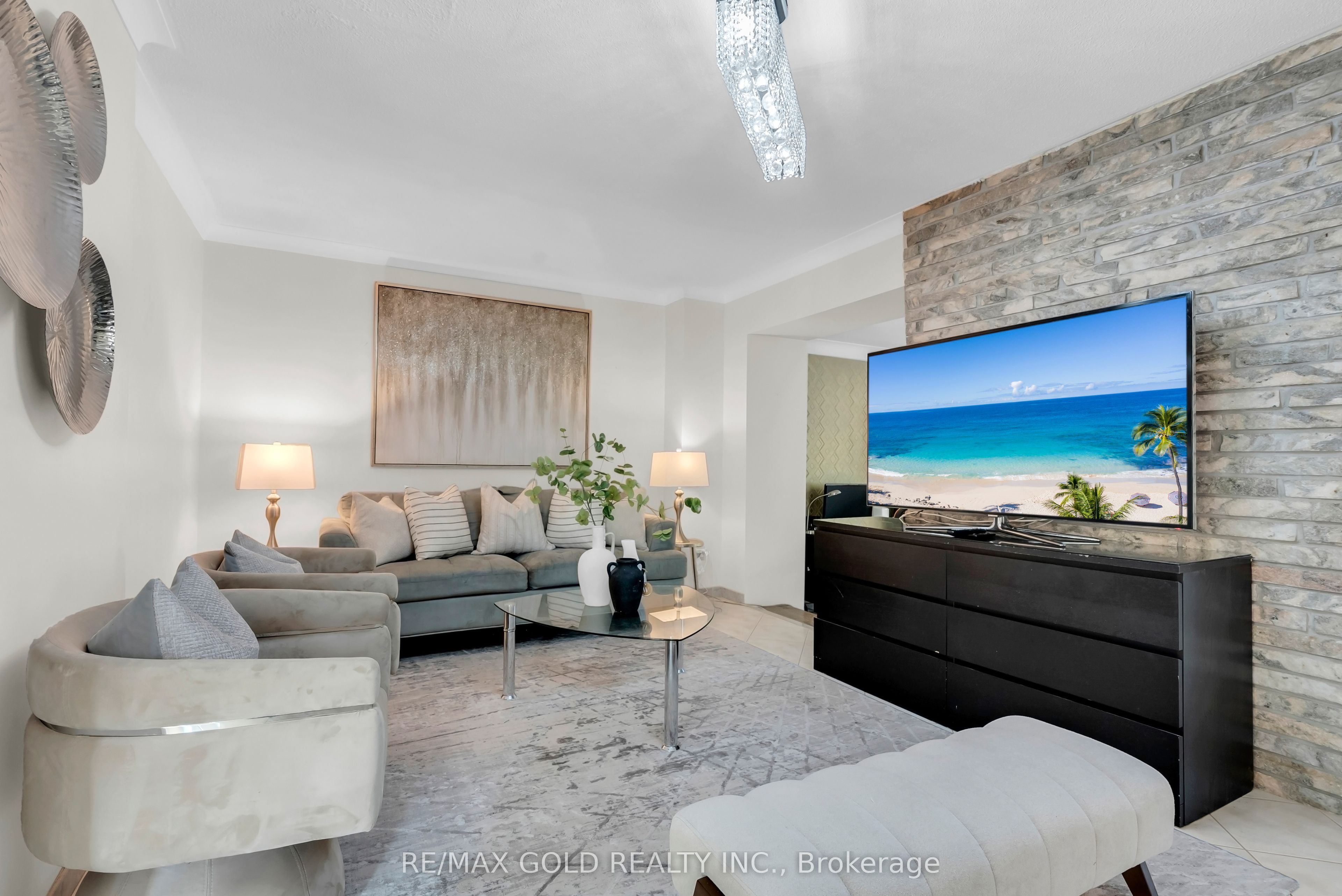 2520 Constable Road Property Photo 12