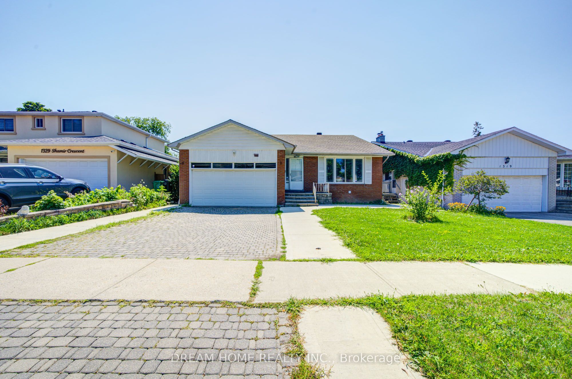 1323 Shamir Crescent Property Photo 1