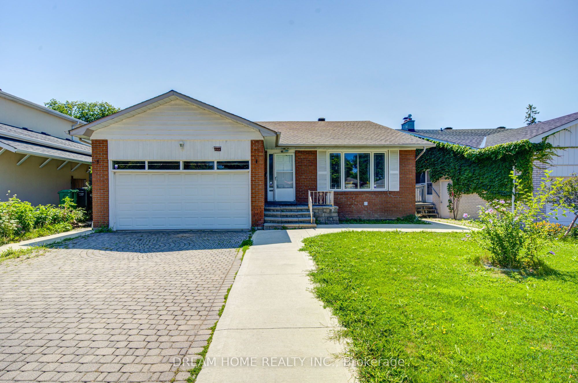 1323 Shamir Crescent Property Photo 3