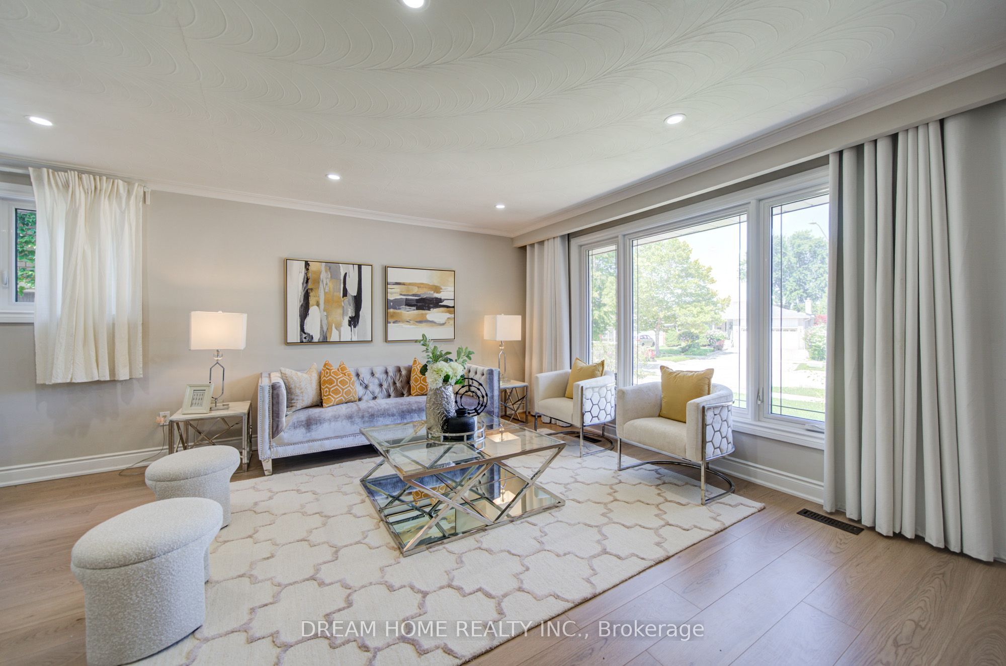 1323 Shamir Crescent Property Photo 7