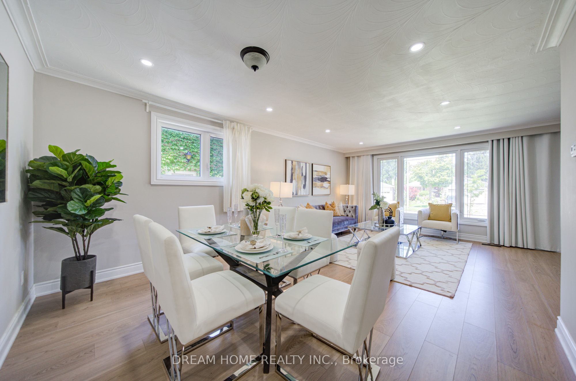 1323 Shamir Crescent Property Photo 11