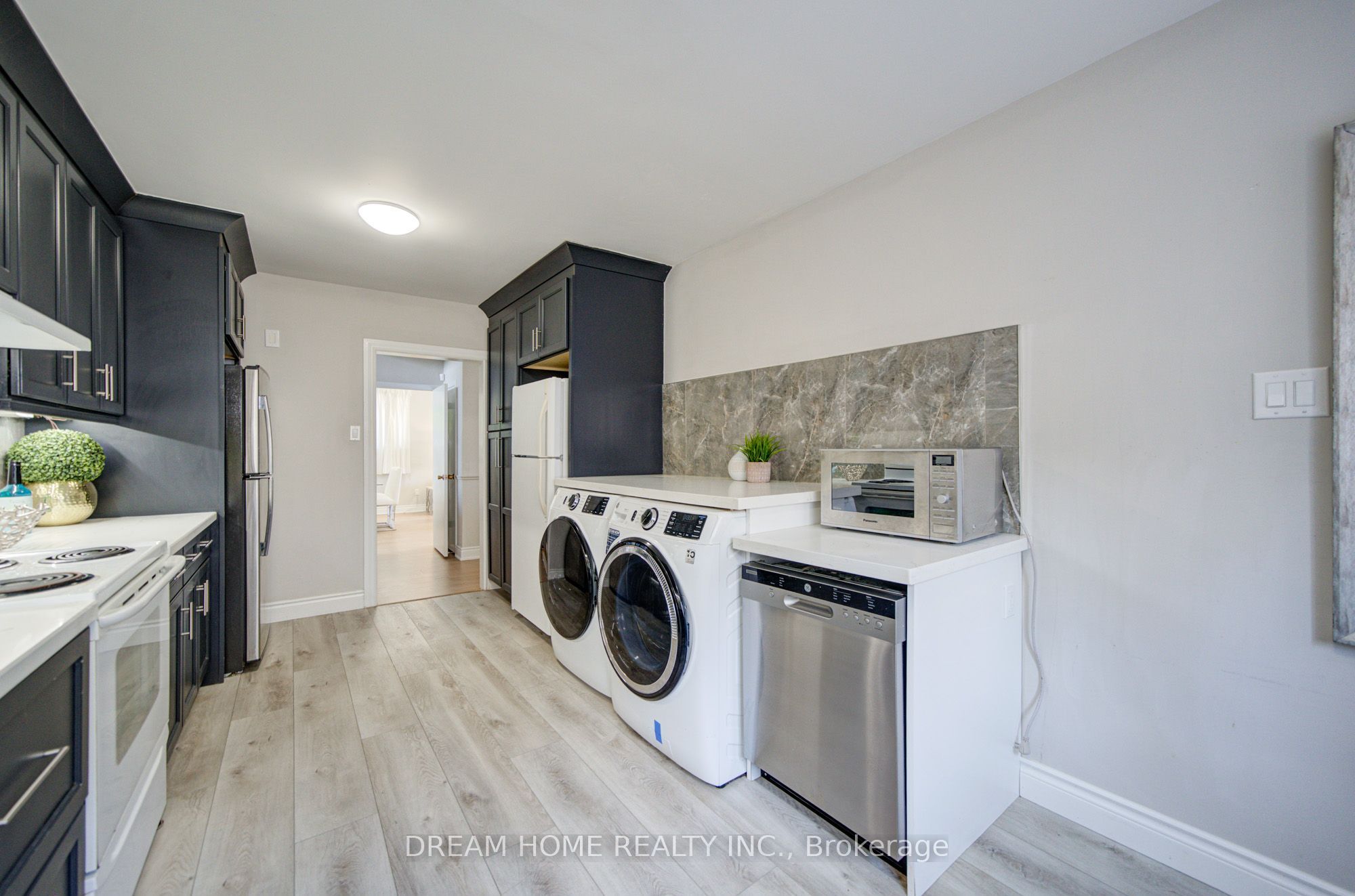 1323 Shamir Crescent Property Photo 16