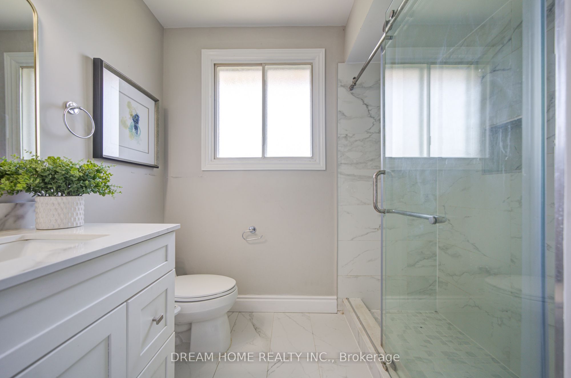 1323 Shamir Crescent Property Photo 19