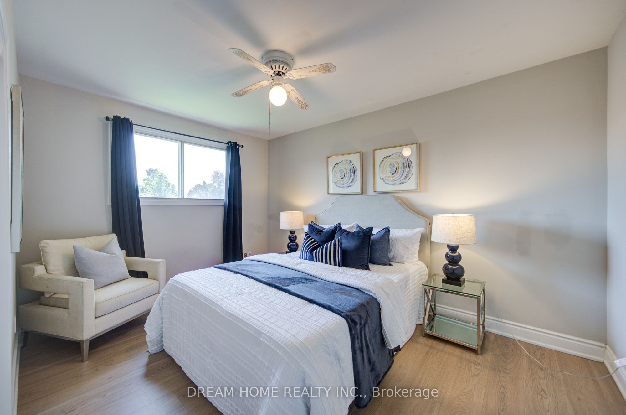 1323 Shamir Crescent Property Photo 20