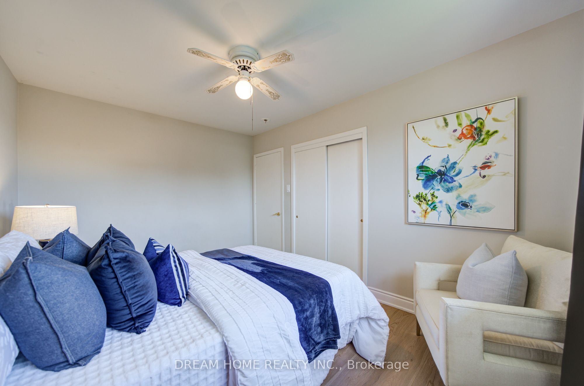 1323 Shamir Crescent Property Photo 22