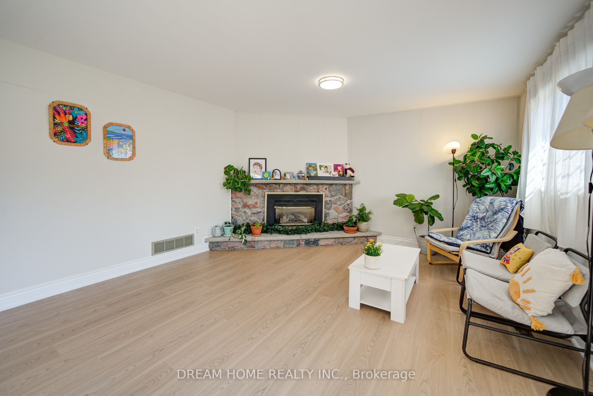 1323 Shamir Crescent Property Photo 32