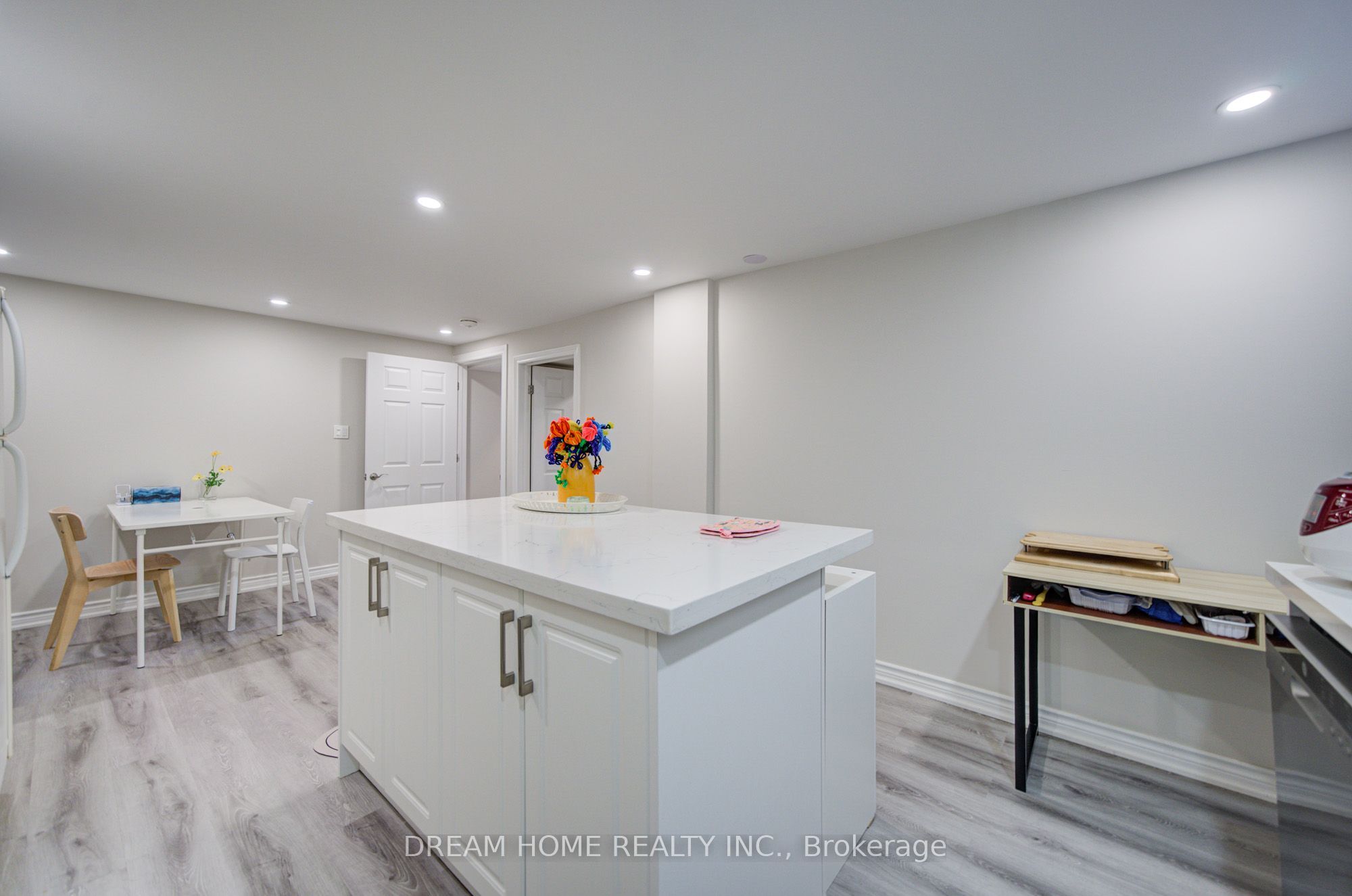 1323 Shamir Crescent Property Photo 46