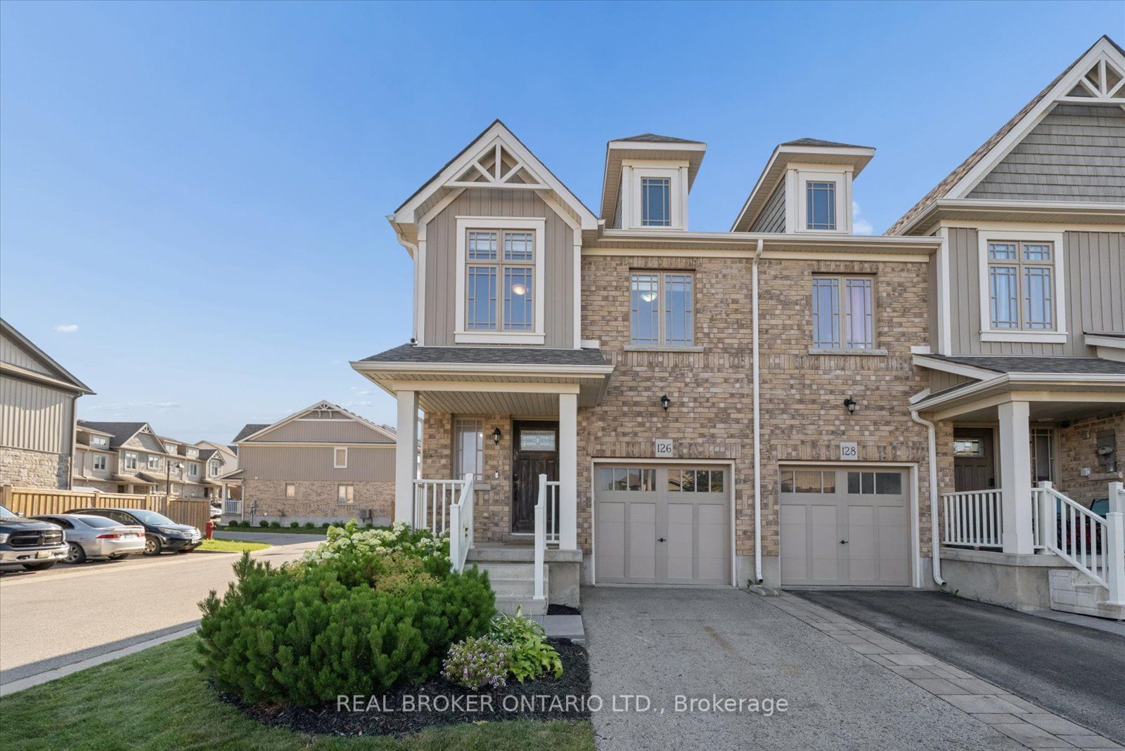 126 Parkinson Crescent Property Photo 1
