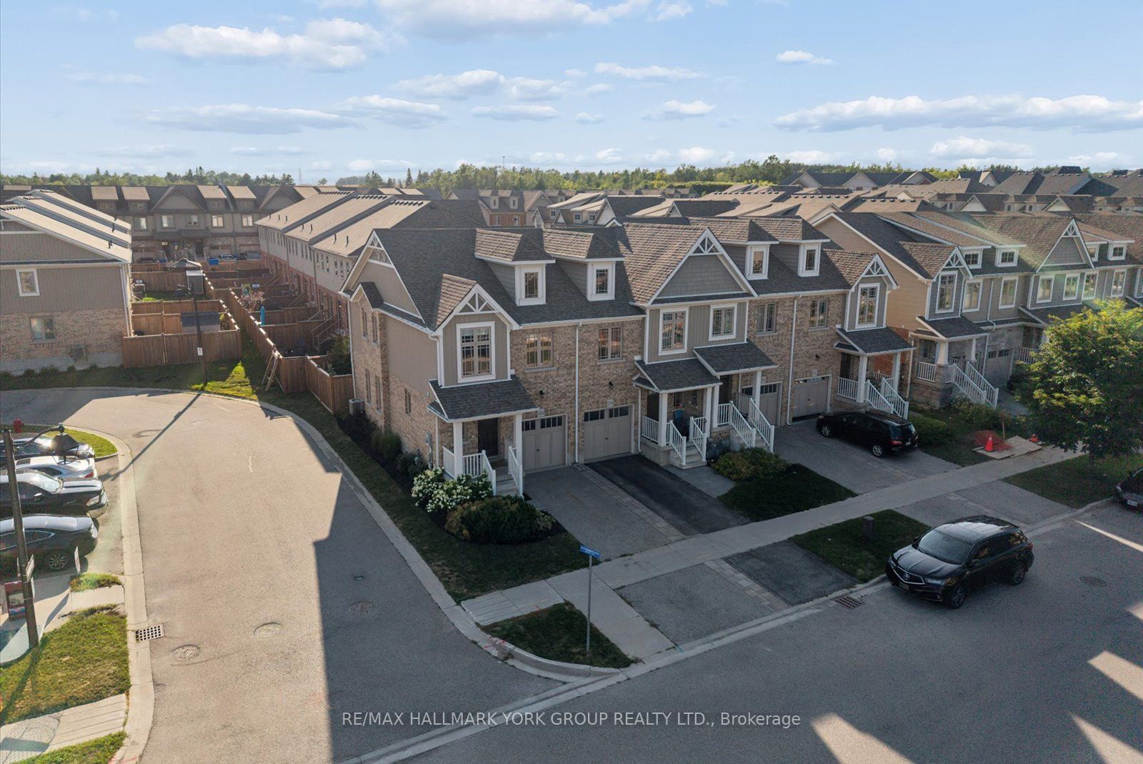 126 Parkinson Crescent Property Photo 4