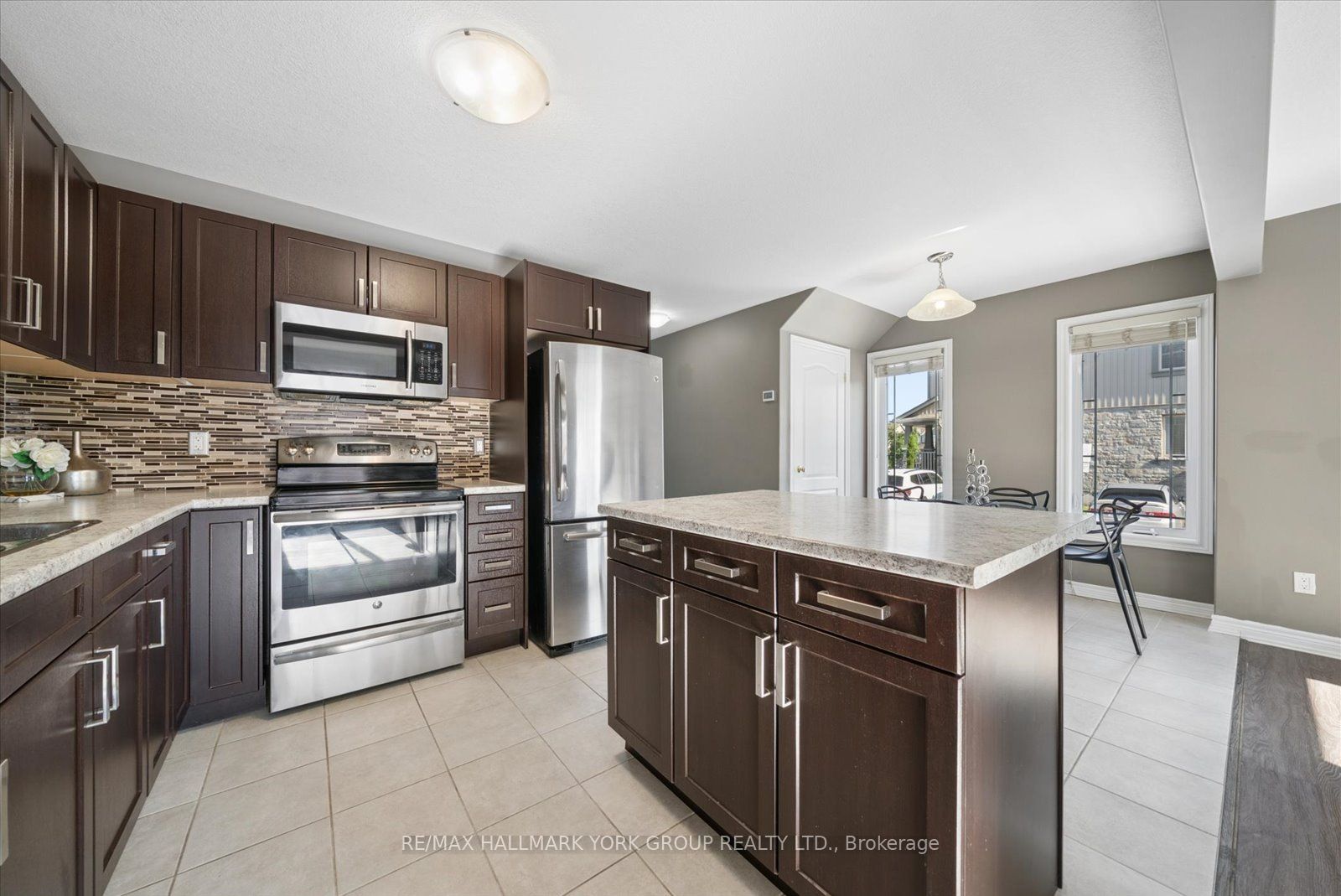 126 Parkinson Crescent Property Photo 16