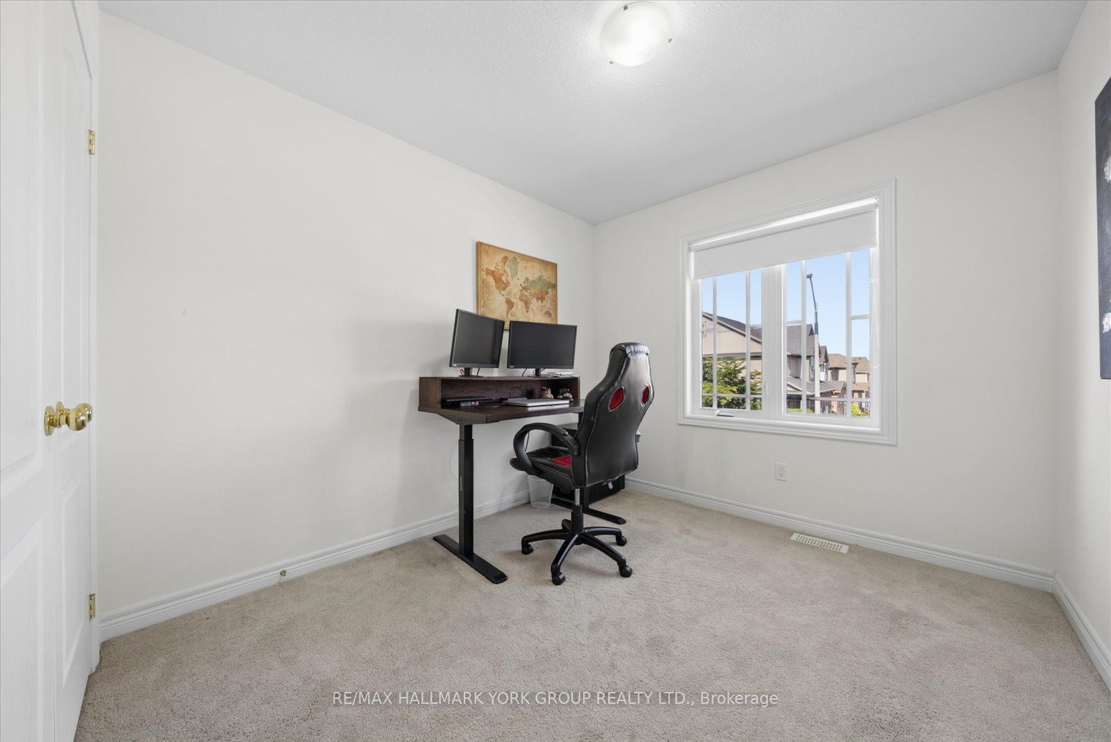 126 Parkinson Crescent Property Photo 28