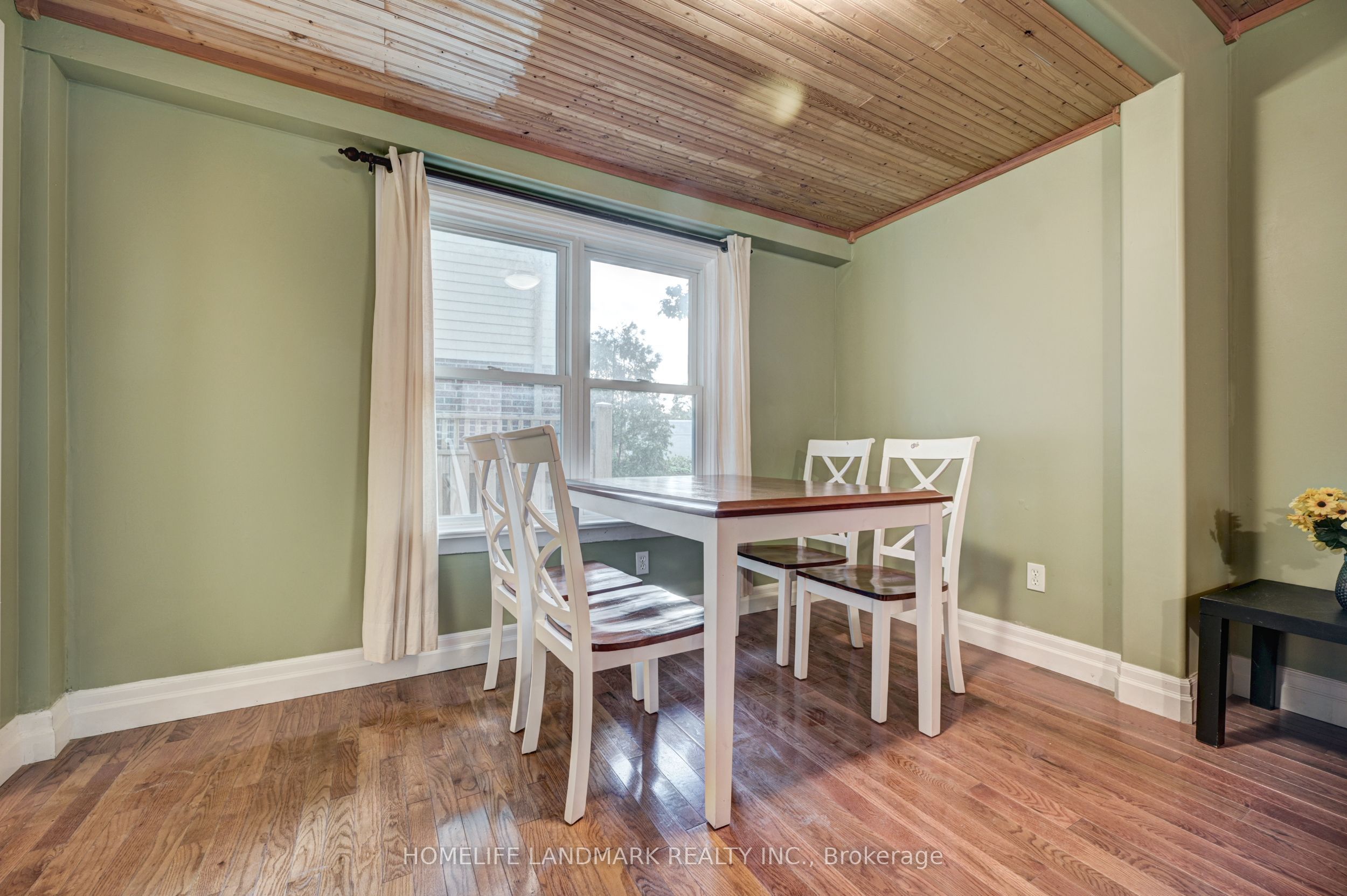 2174 New Street Property Photo 15