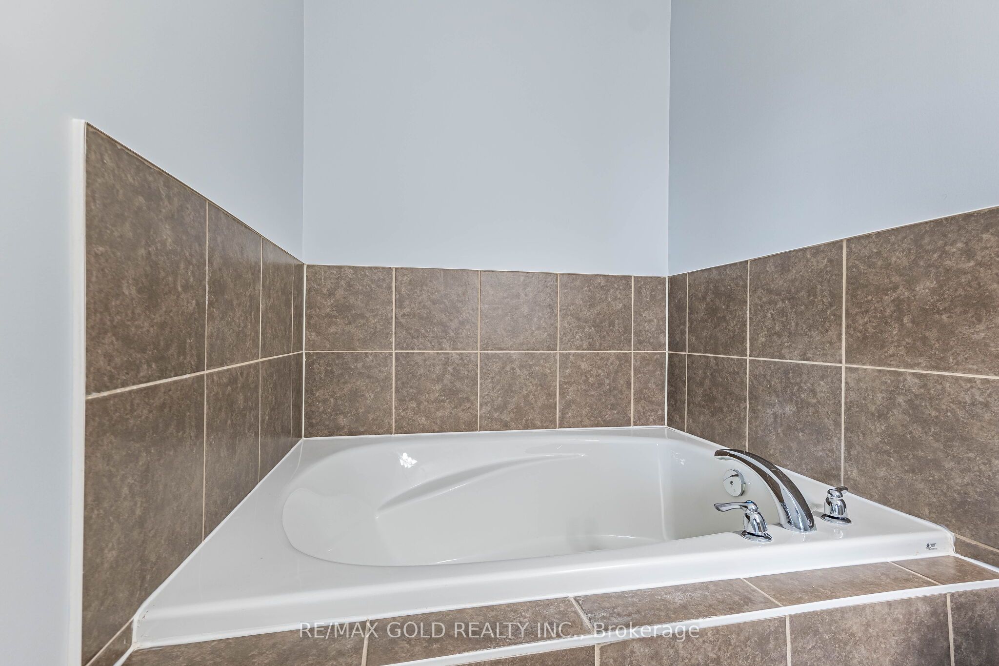 98 Bannister Crescent Property Photo 38