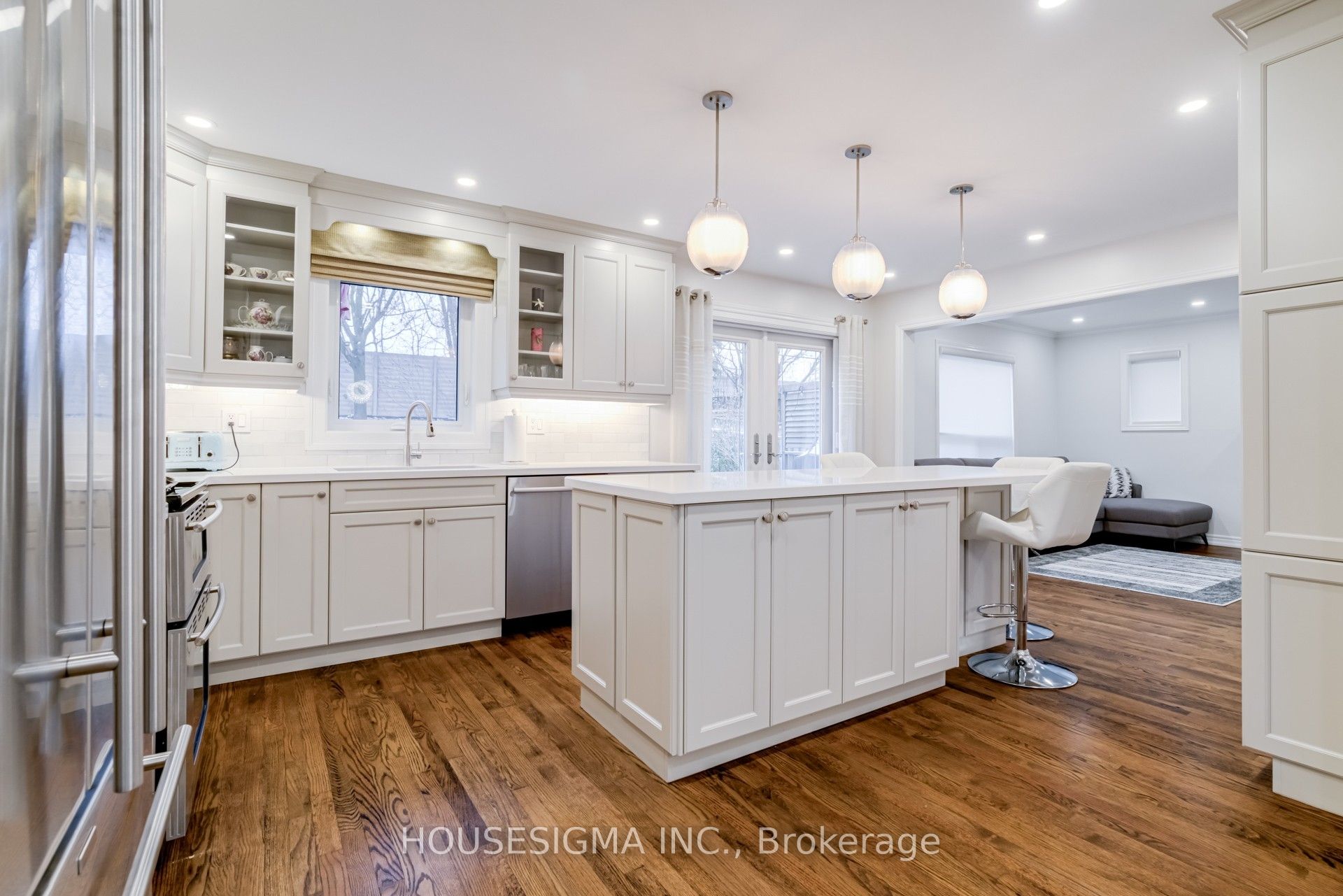 1475 Ravensmoor Crescent Property Photo 8