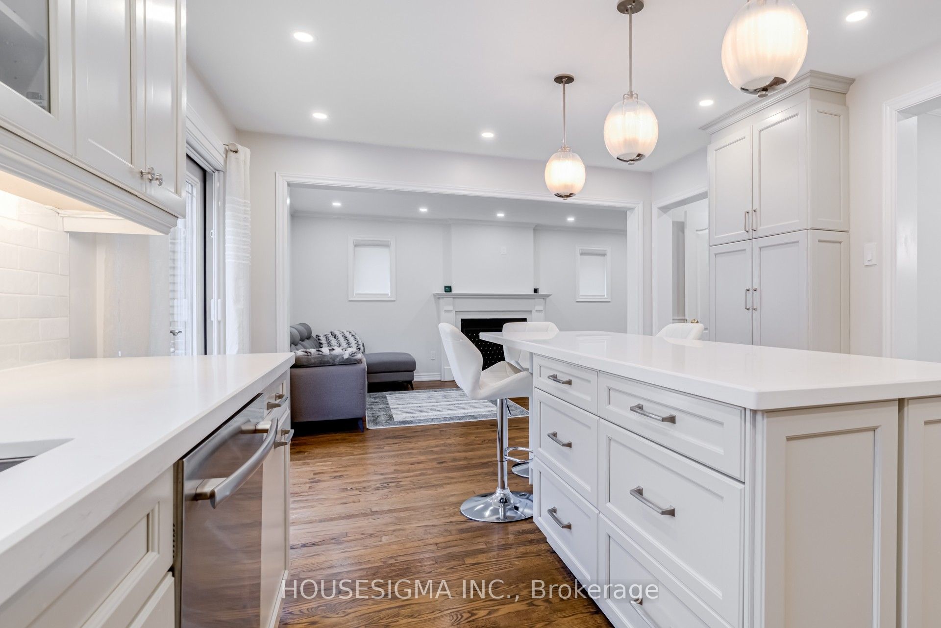 1475 Ravensmoor Crescent Property Photo 10