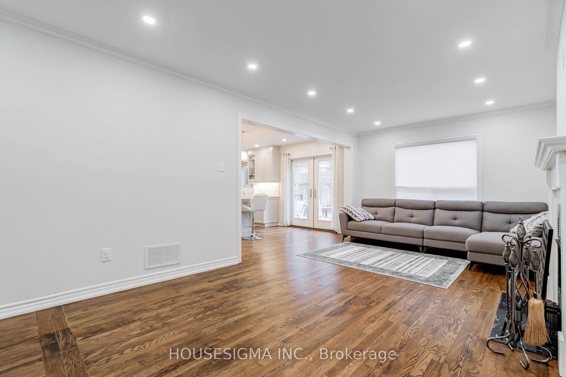1475 Ravensmoor Crescent Property Photo 13