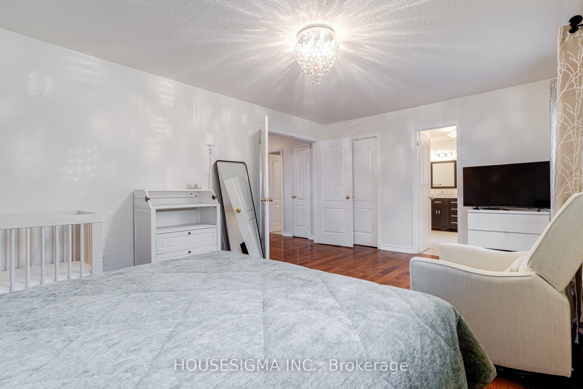 1475 Ravensmoor Crescent Property Photo 17